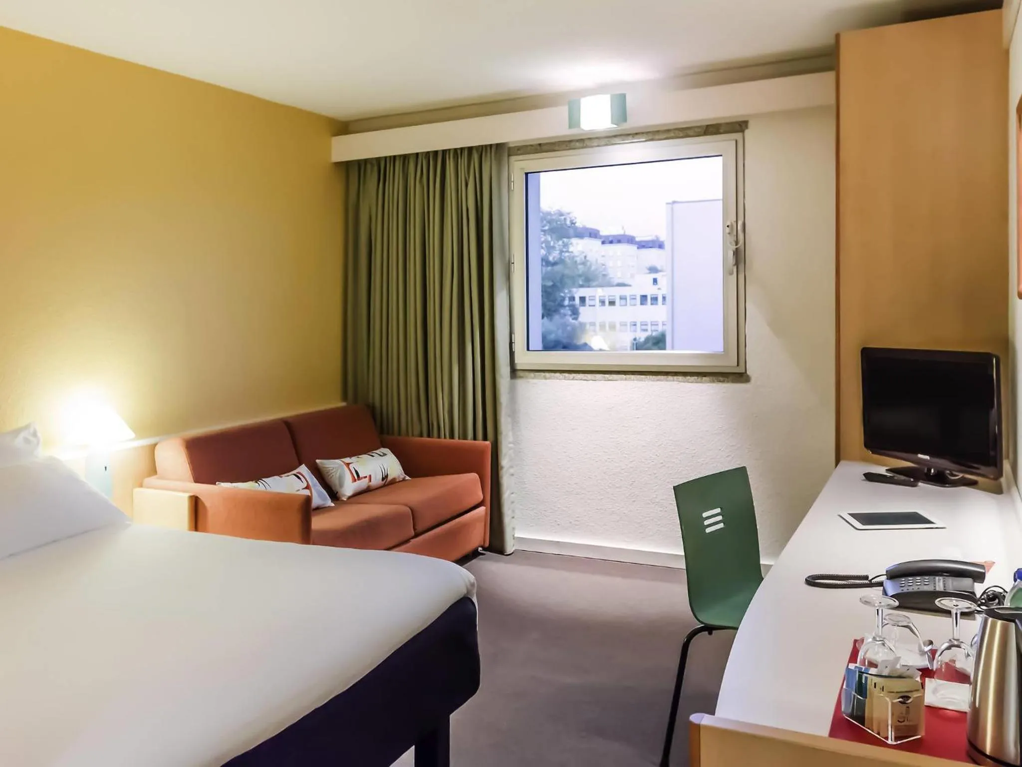 Bedroom, Bed in Hotel ibis Porto Sao Joao