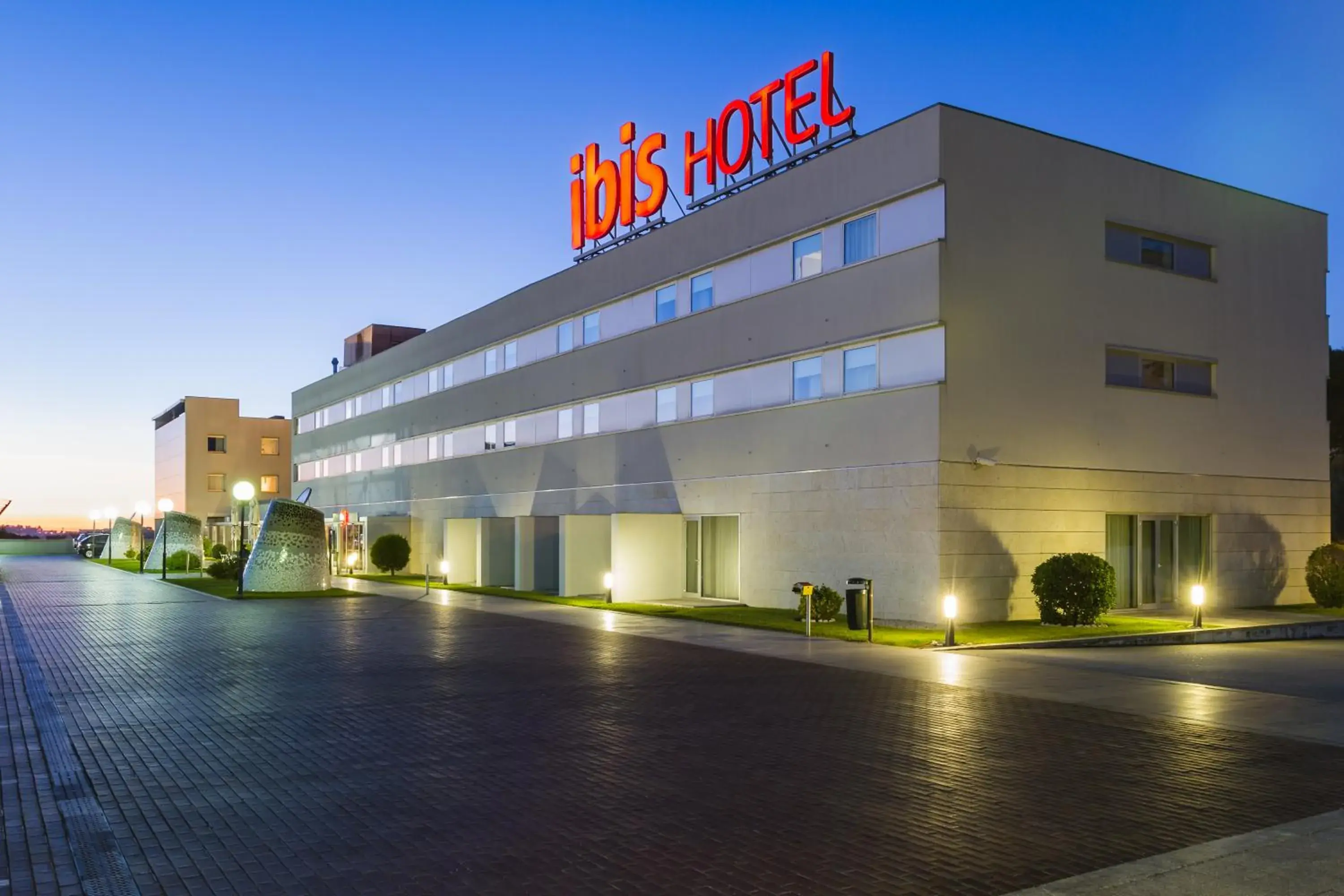 Property building in Hotel ibis Porto Sao Joao Property building in Hotel ibis Porto Sao Joao