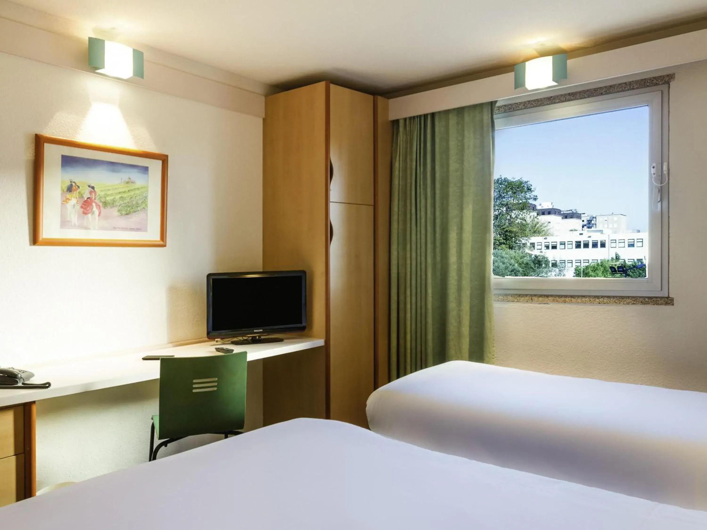 Bedroom, Bed in Hotel ibis Porto Sao Joao Bedroom, Bed in Hotel ibis Porto Sao Joao