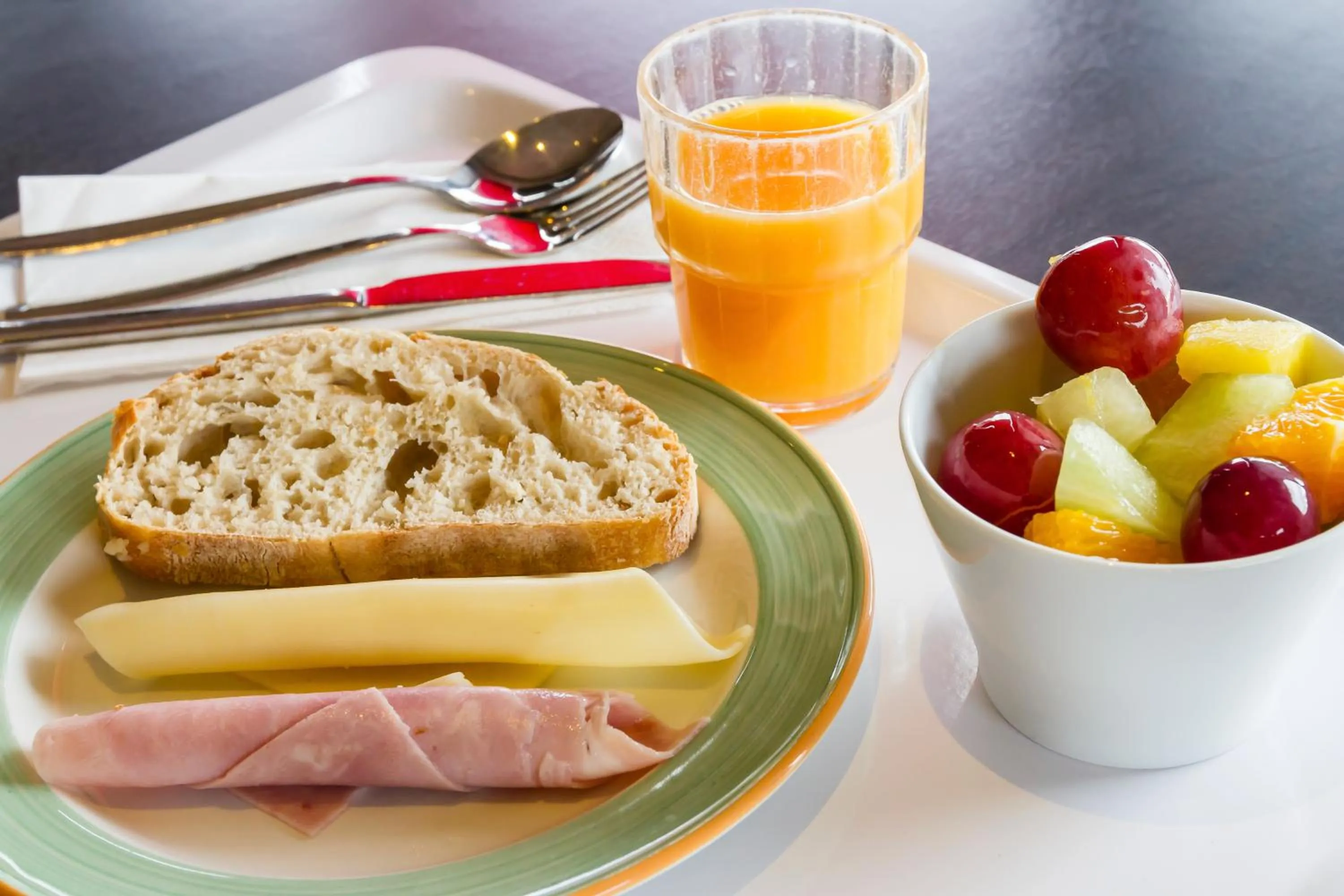 Food and drinks in Hotel ibis Porto Sul Europarque