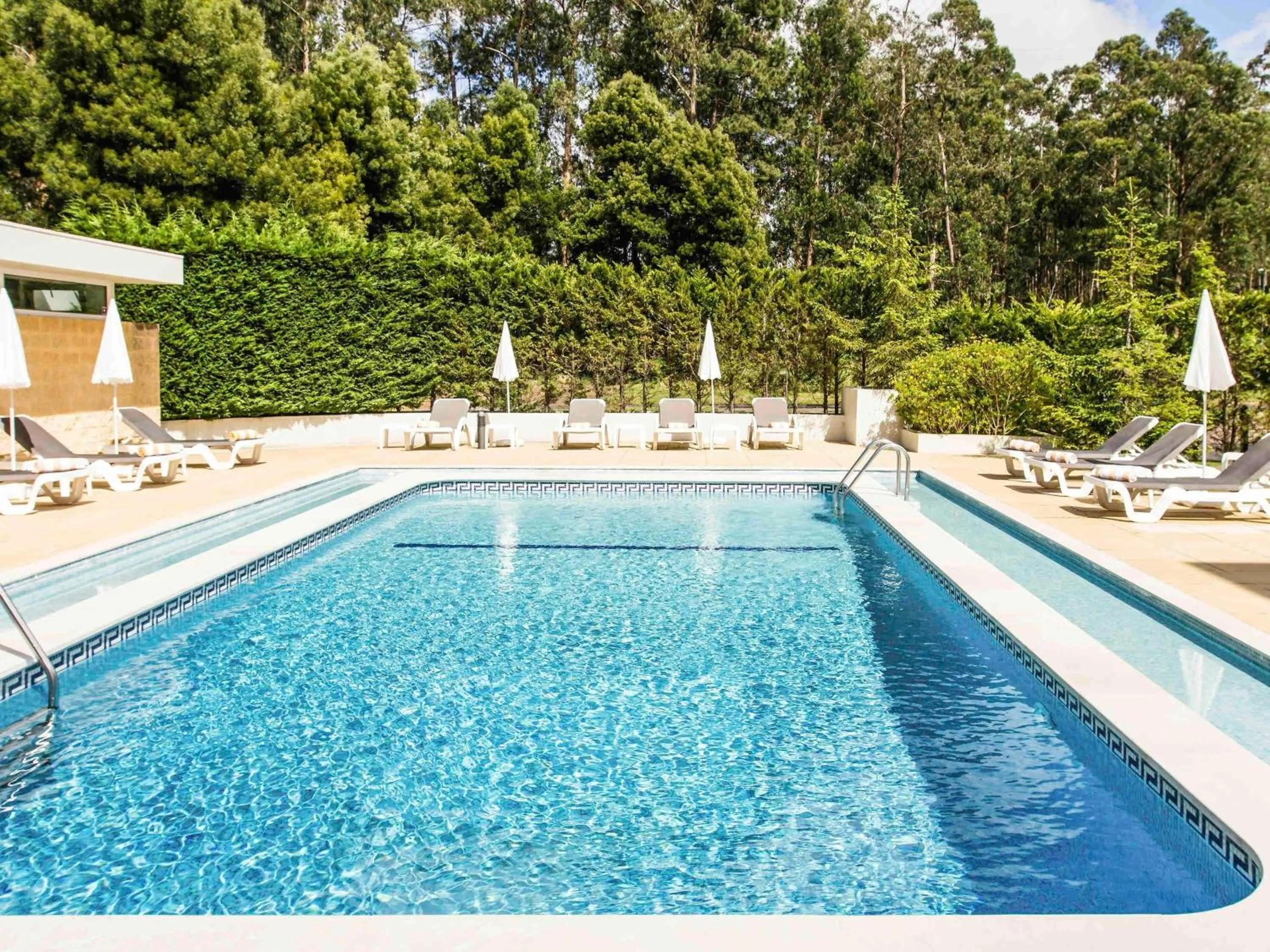 Property building in Hotel ibis Porto Sul Europarque