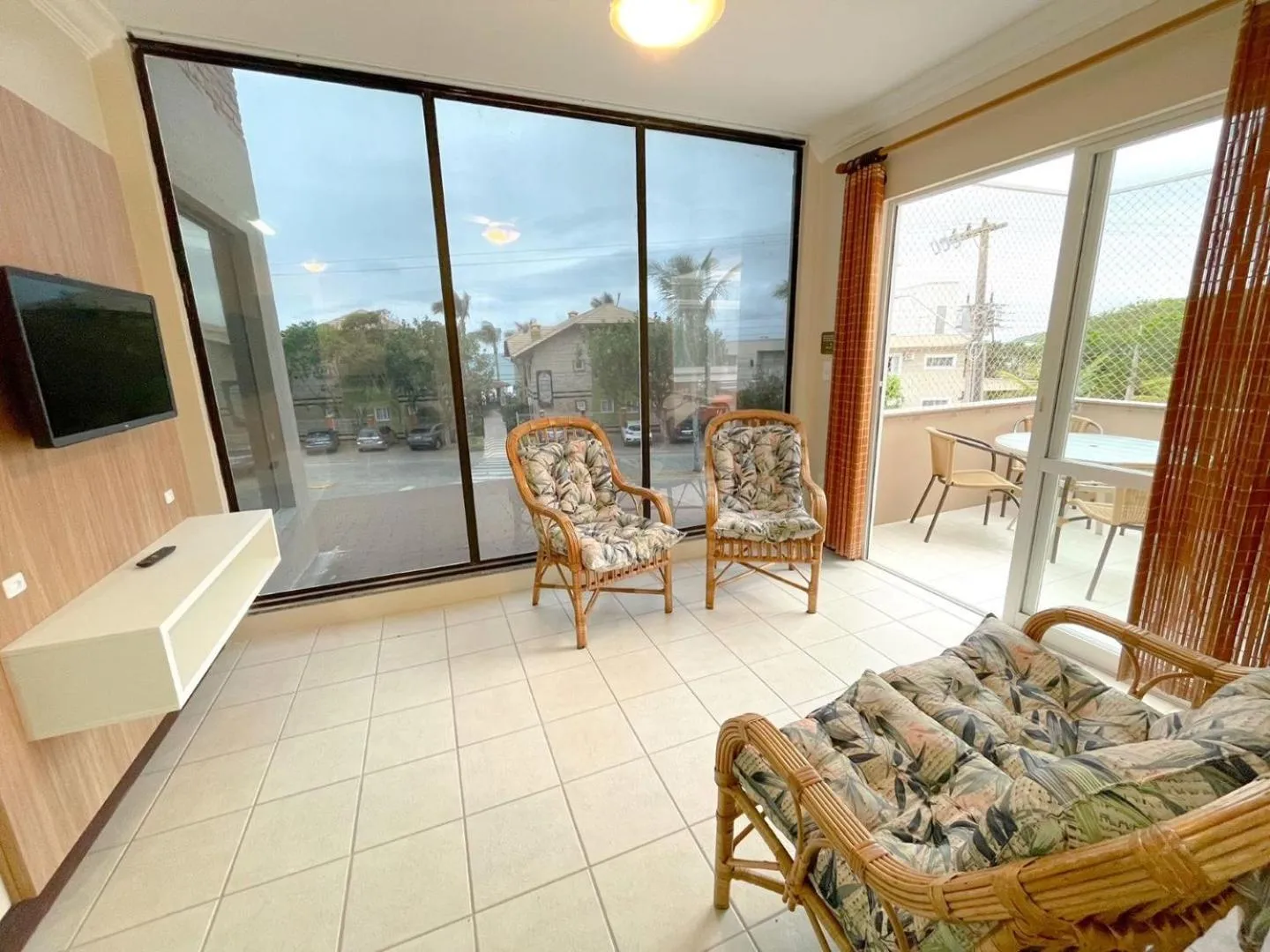 Communal lounge/ TV room in Morada Baden Baden