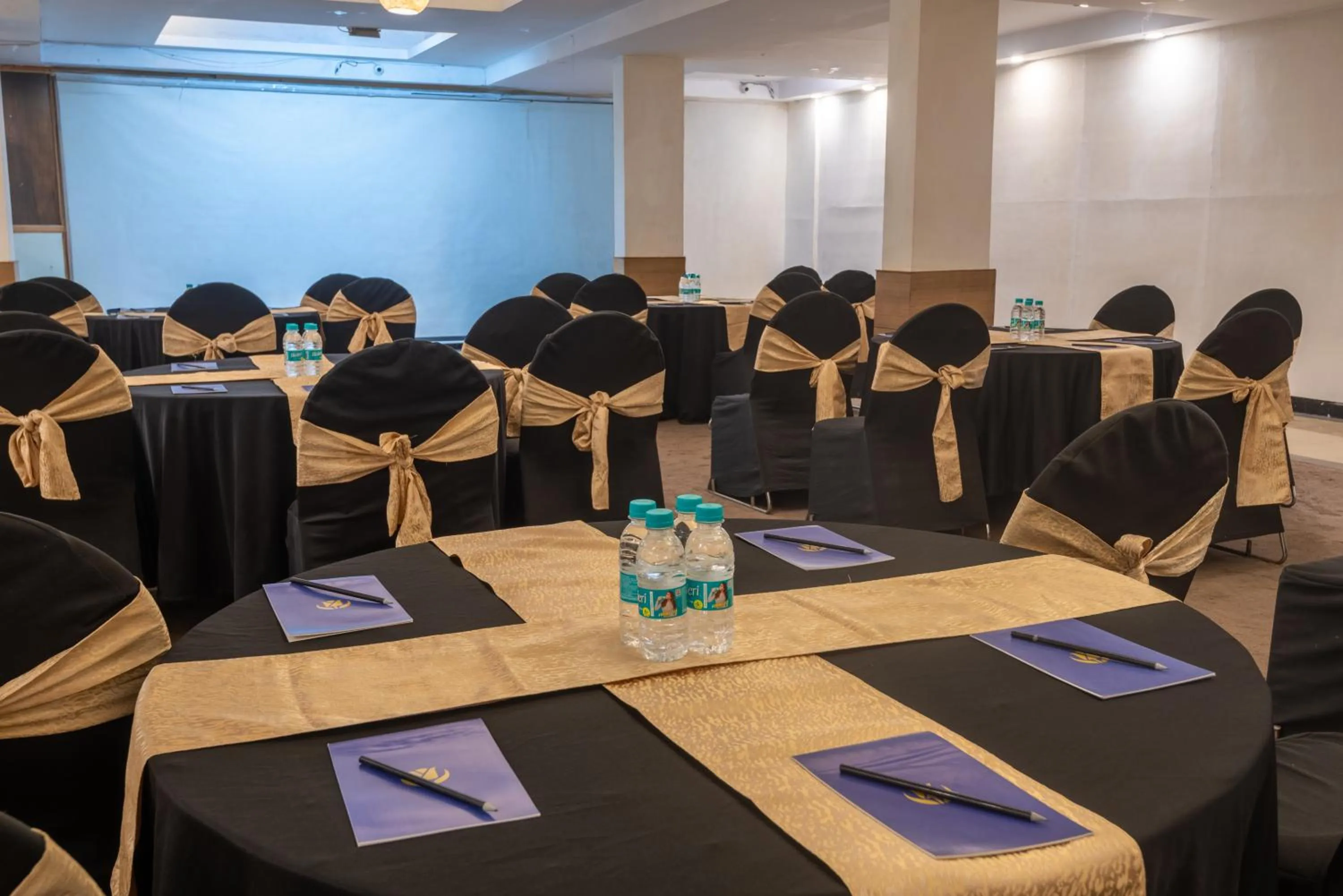 Banquet/Function facilities in Tulip Inn Green Castle Mall road