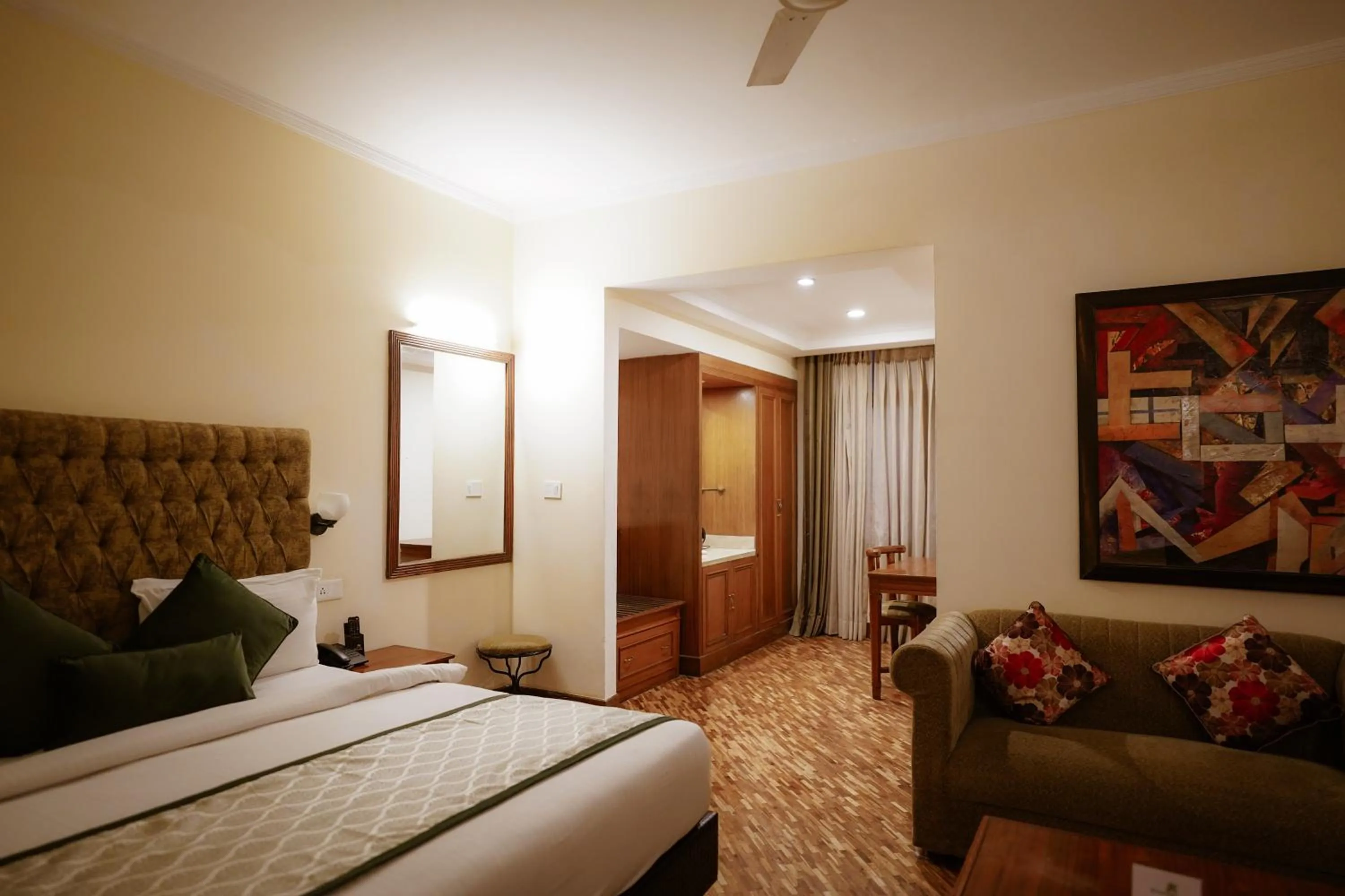 Bed in Tulip Inn Green Castle Mall road