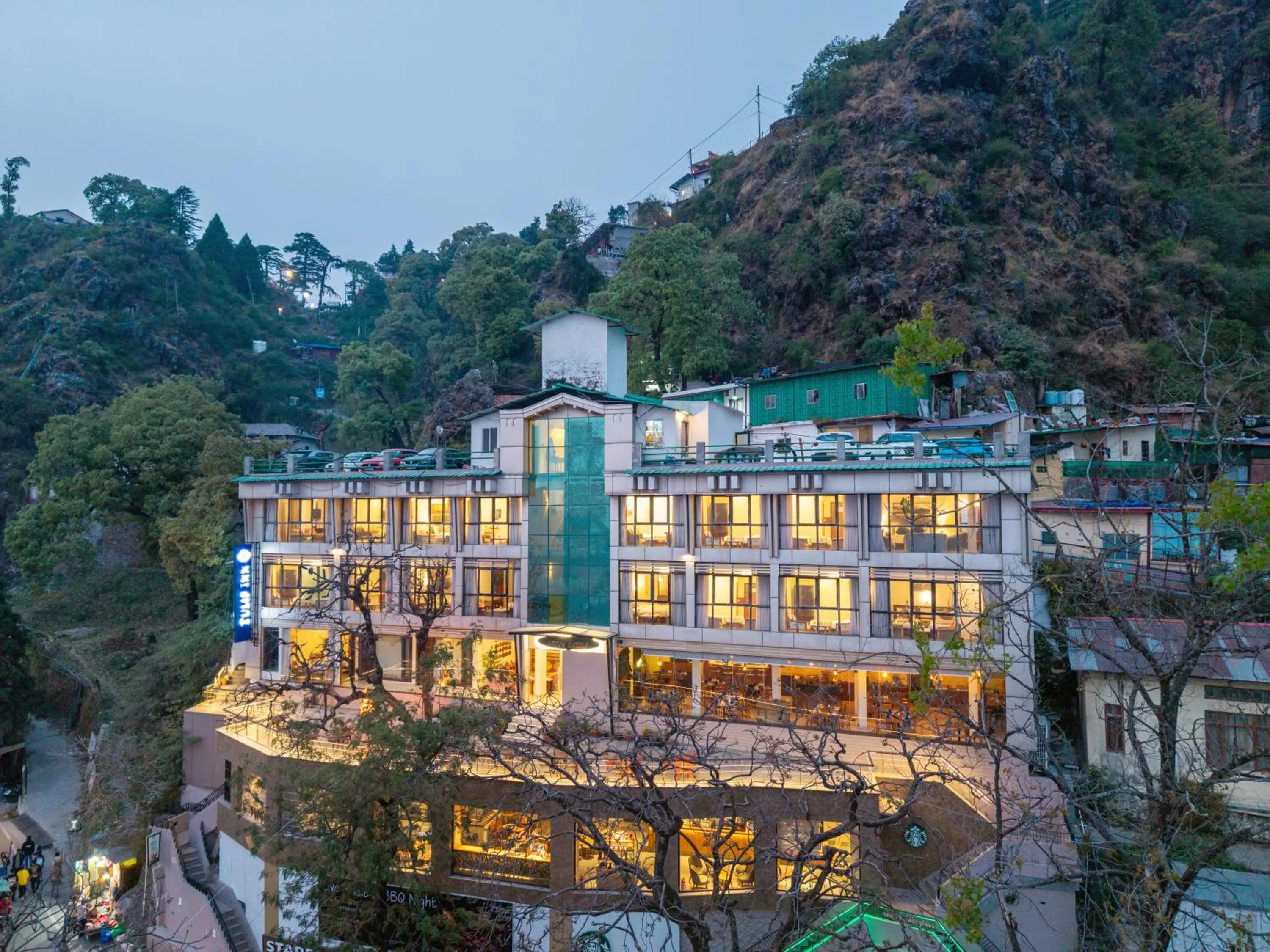 Property building in Tulip Inn Green Castle Mall road