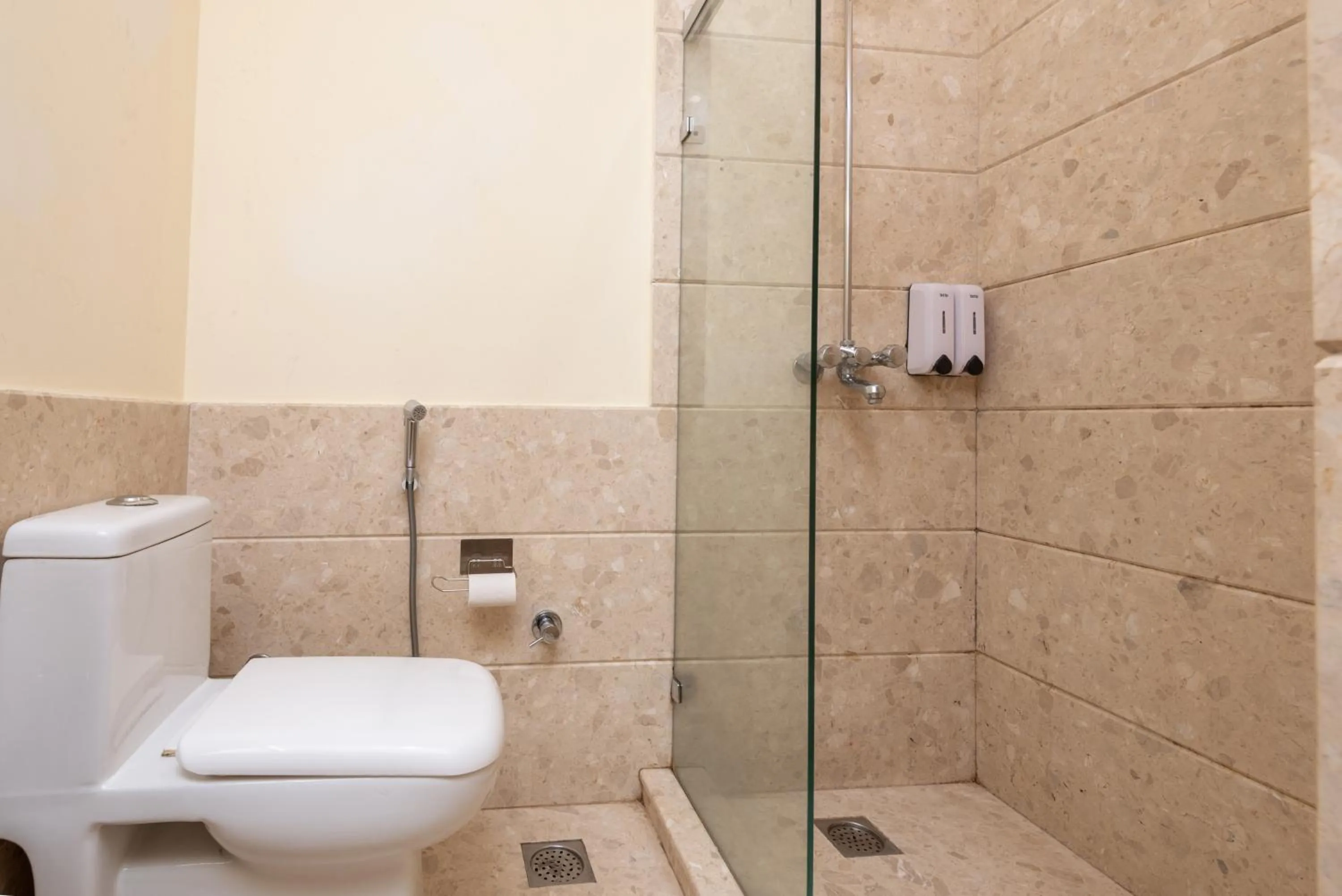 Bathroom in Tulip Inn Green Castle Mall road