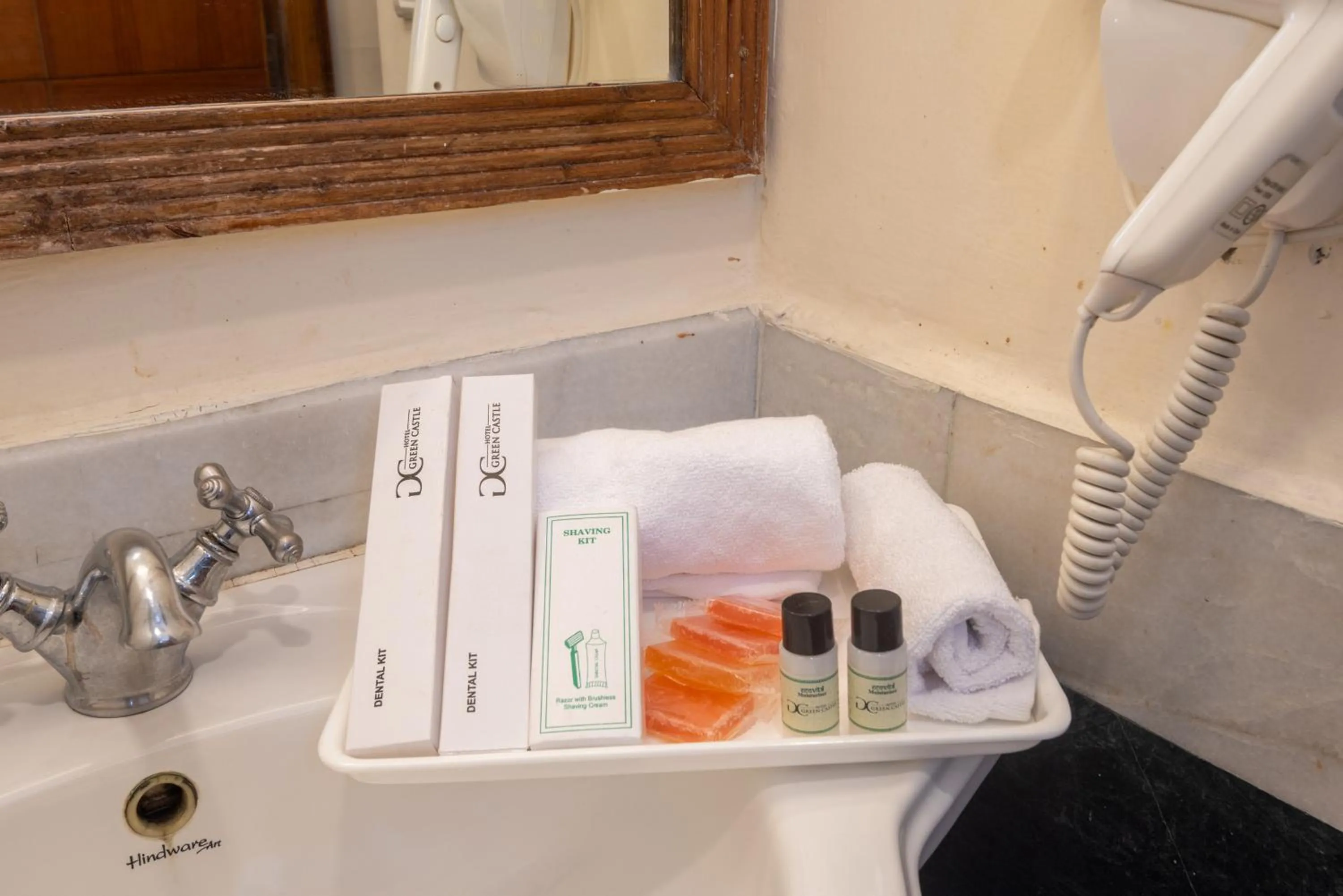 Bathroom in Tulip Inn Green Castle Mall road