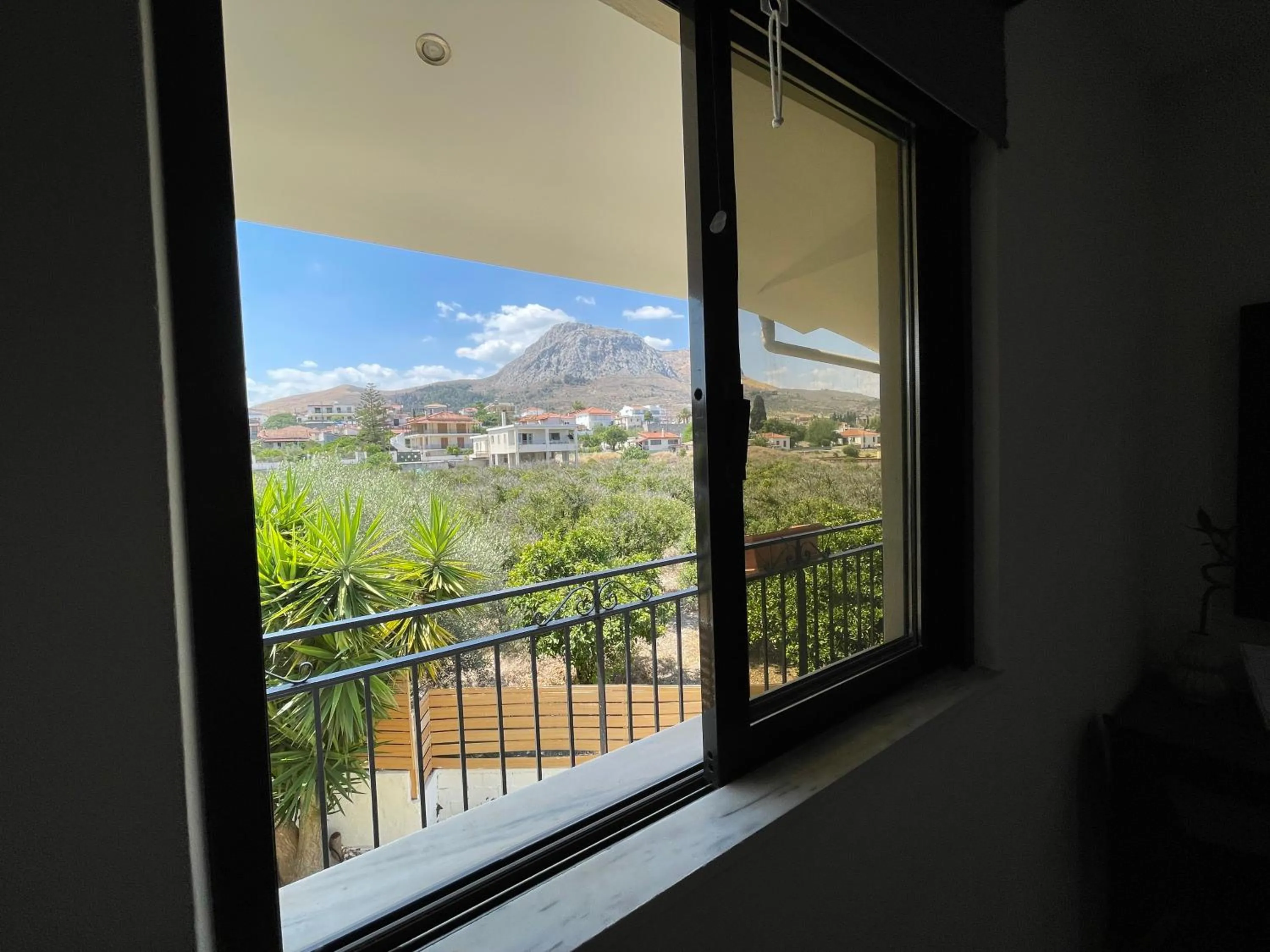 Double or Twin Room with Mountain View in Jo Marinis Rooms