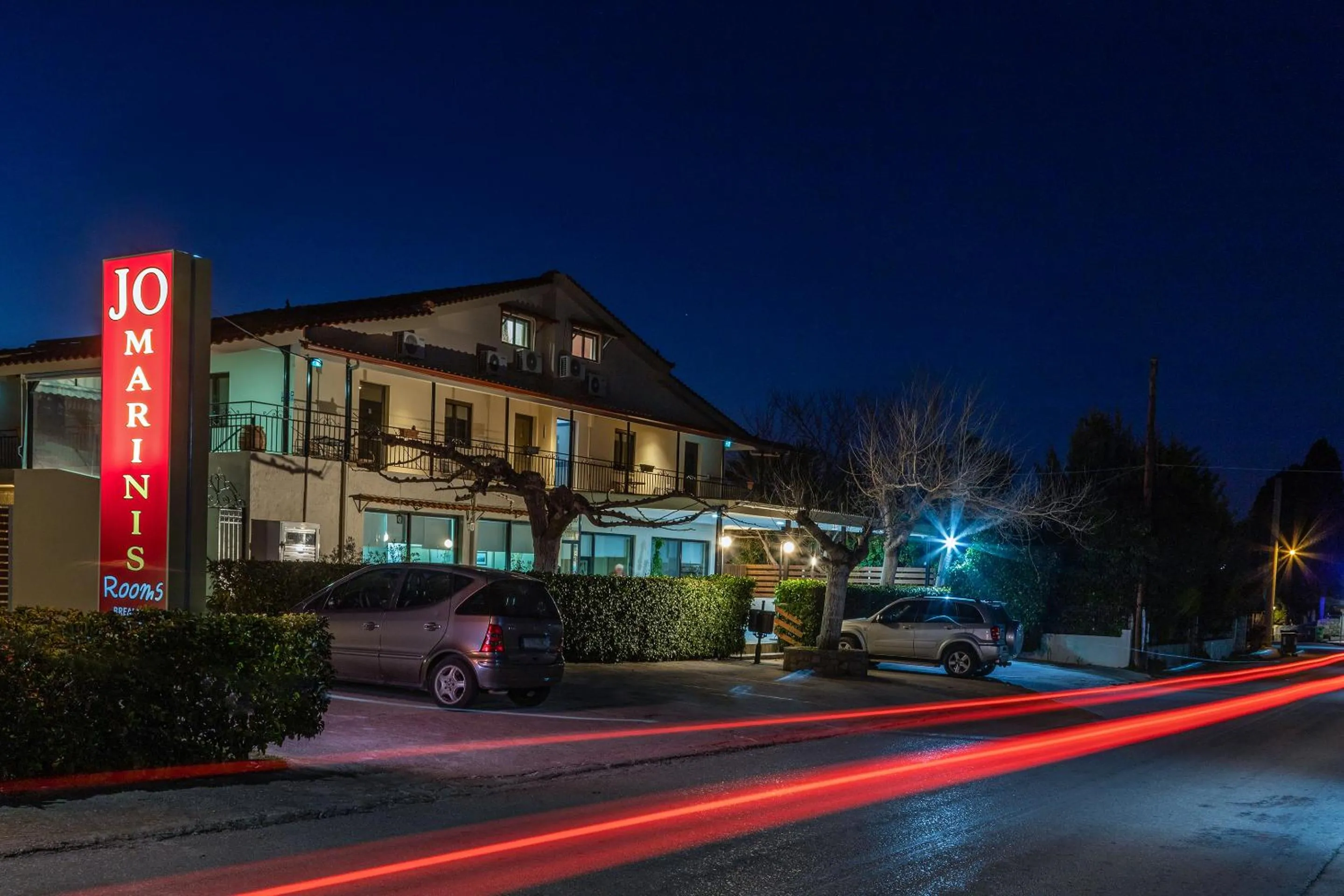 Jo Marinis Rooms