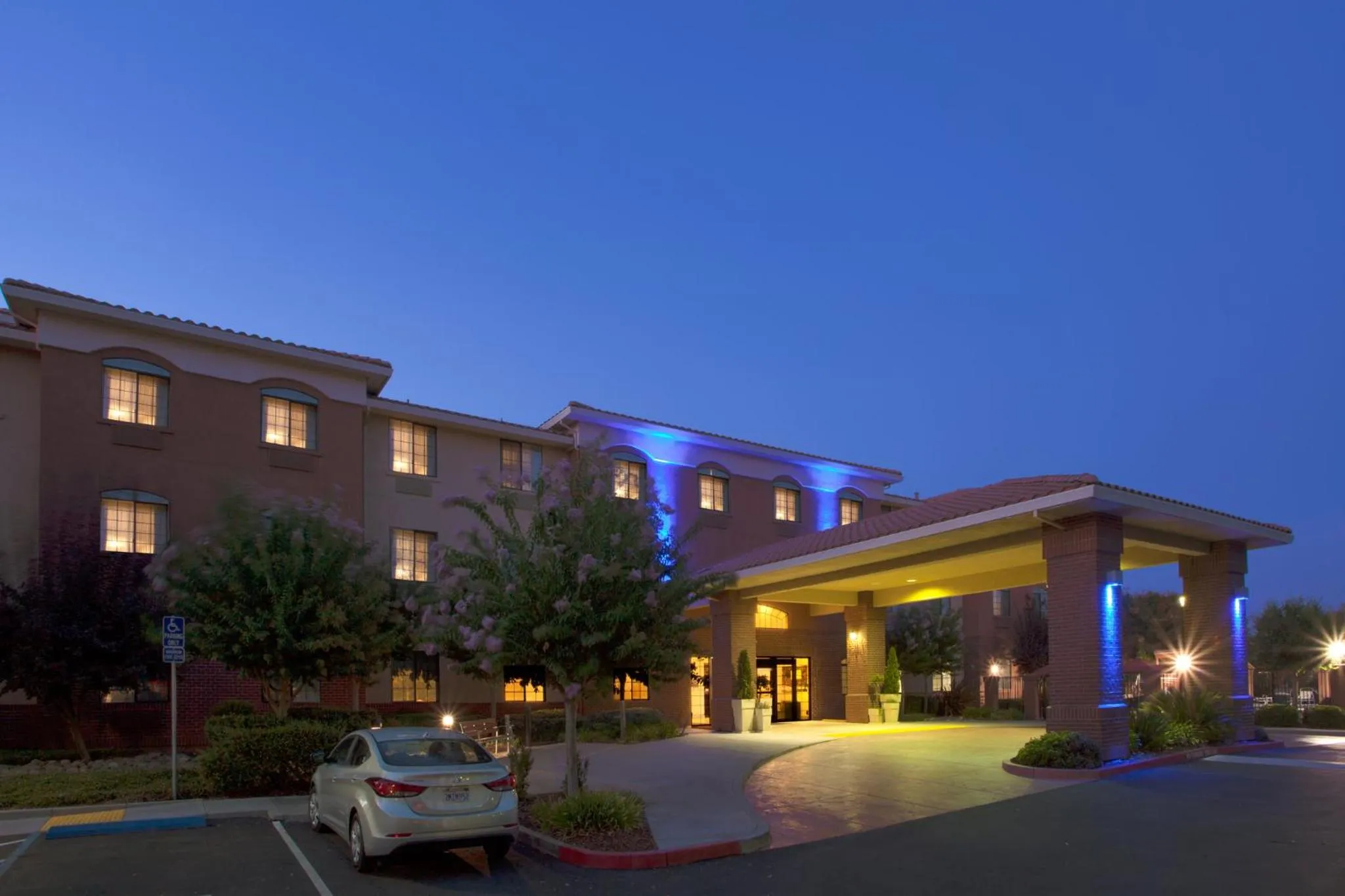 Property building in Holiday Inn Express Davis-University Area by IHG