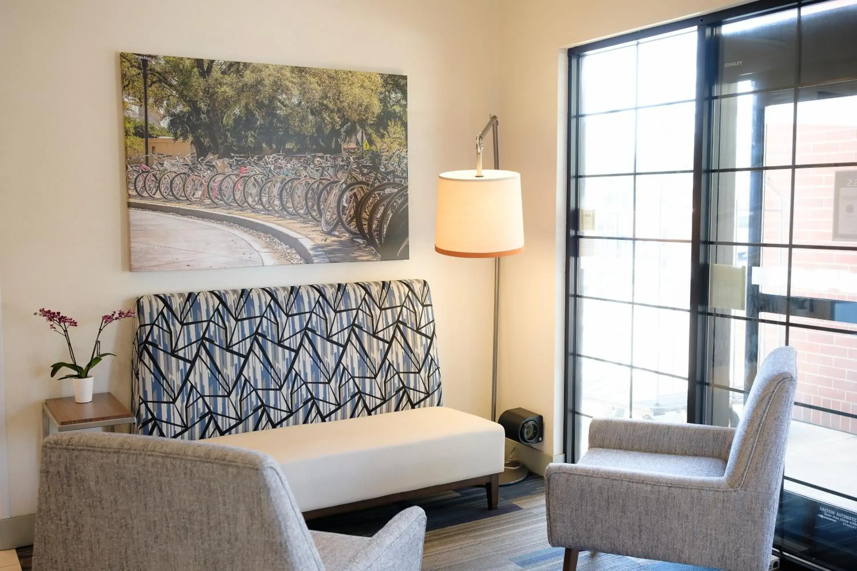 Lobby or reception in Holiday Inn Express Davis-University Area by IHG Lobby or reception in Holiday Inn Express Davis-University Area by IHG