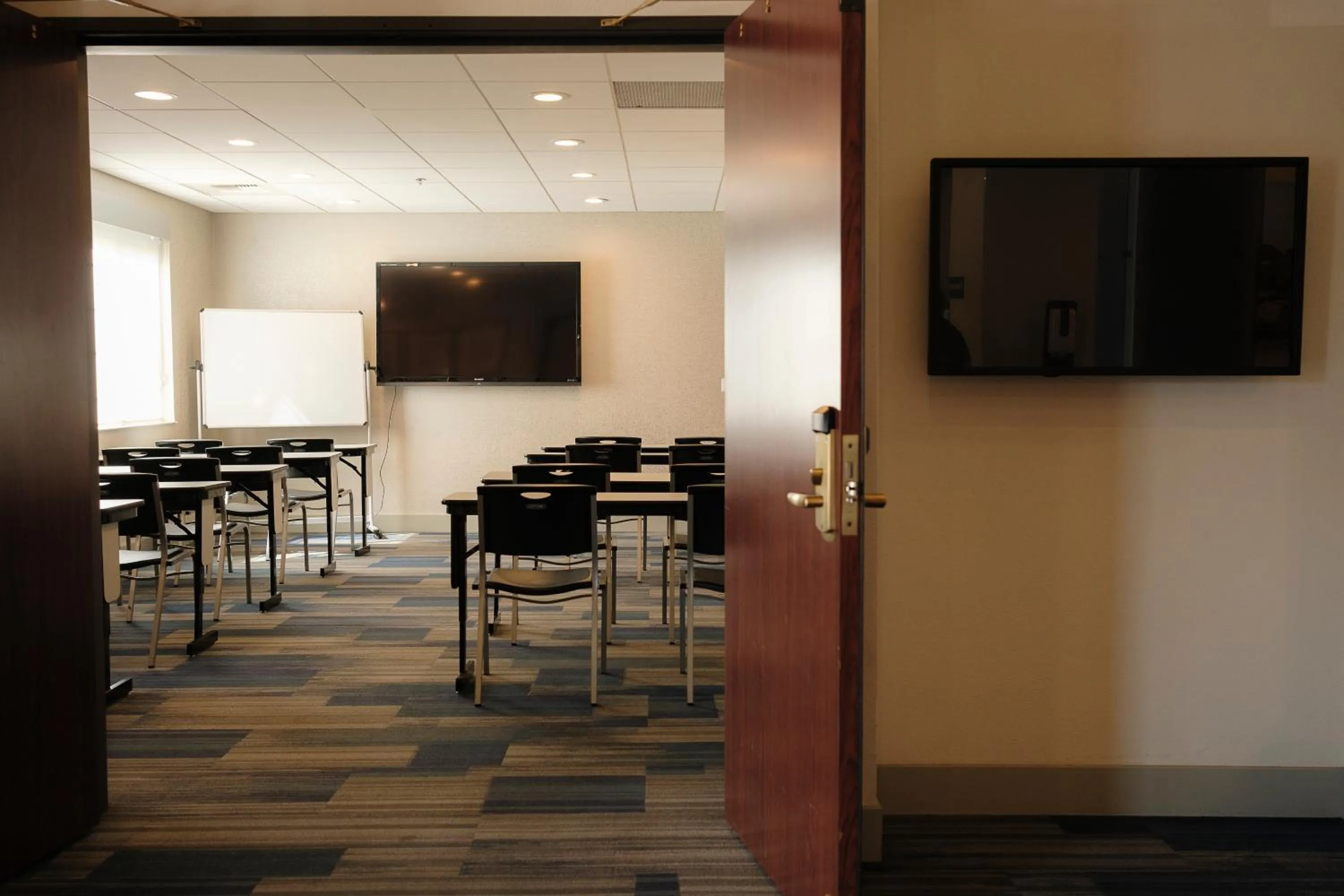 Meeting/conference room in Holiday Inn Express Davis-University Area by IHG