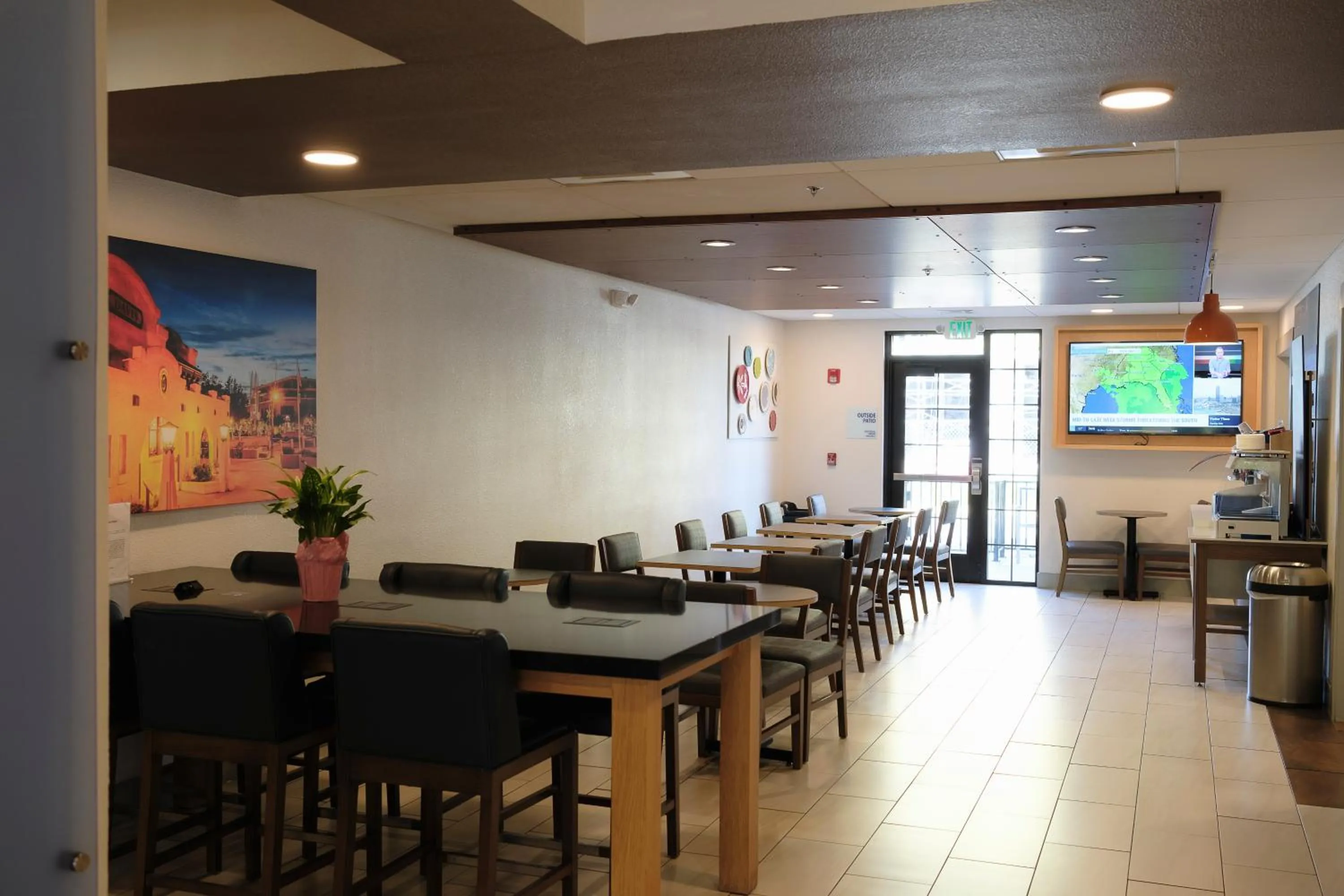 Breakfast in Holiday Inn Express Davis-University Area by IHG