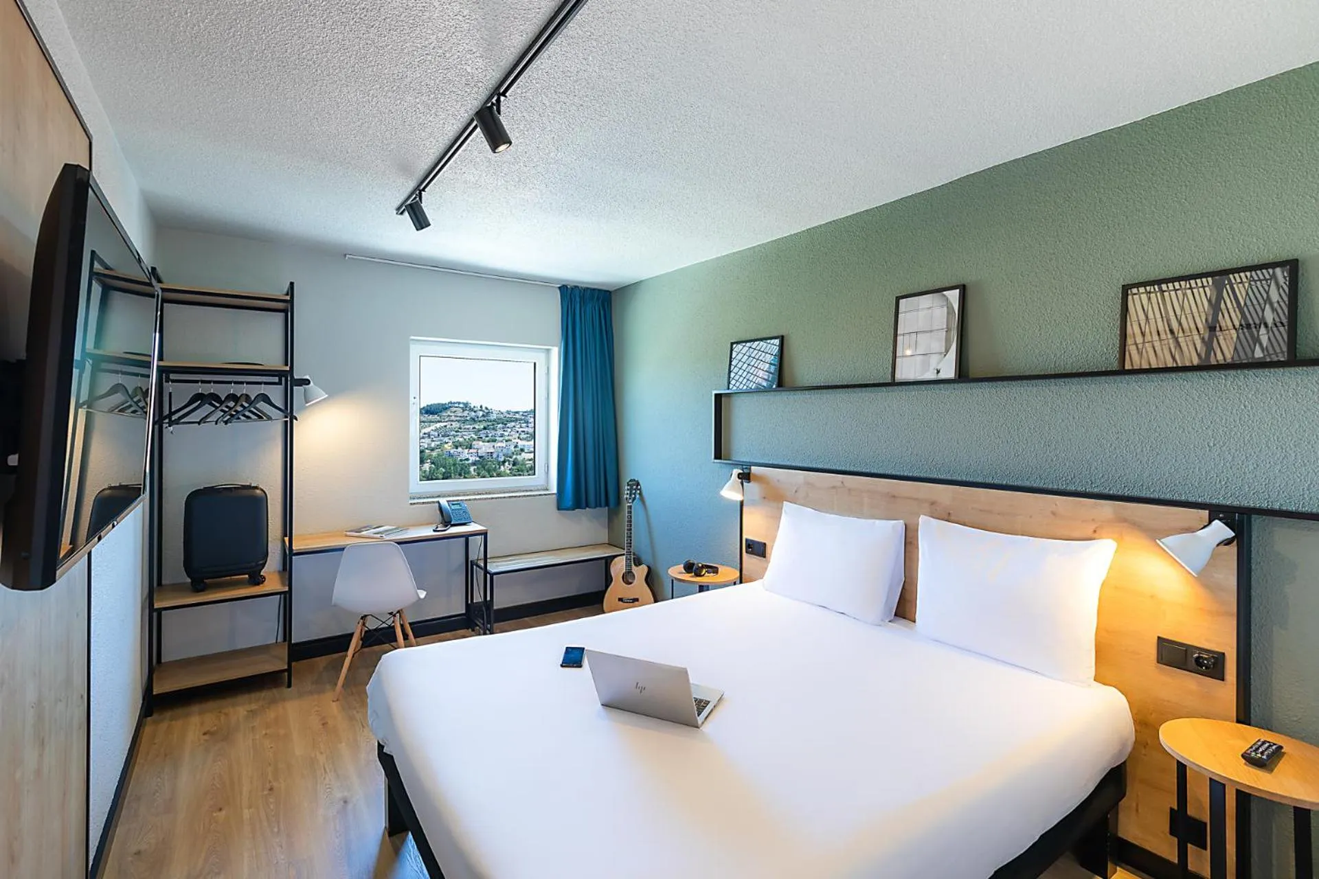 Bed in Hotel ibis Bragança