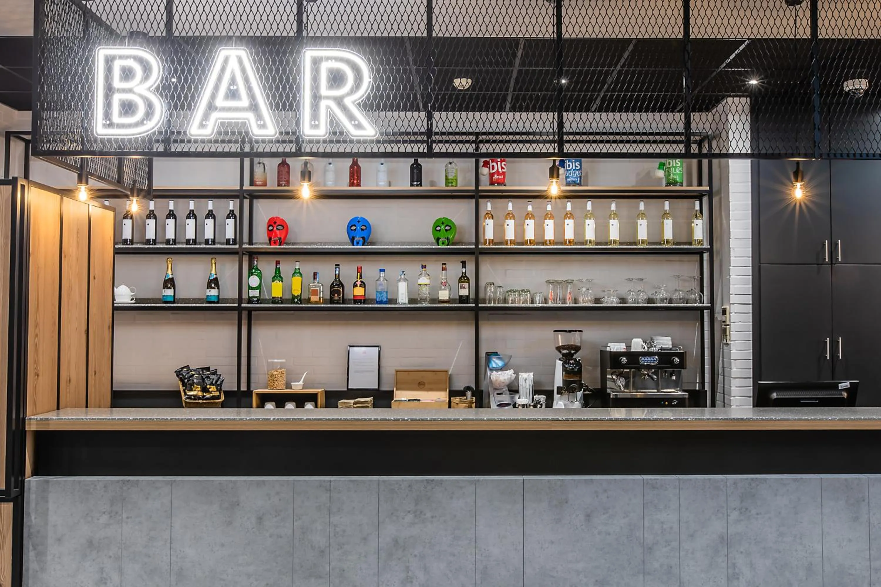 Lounge or bar in Hotel ibis Bragança