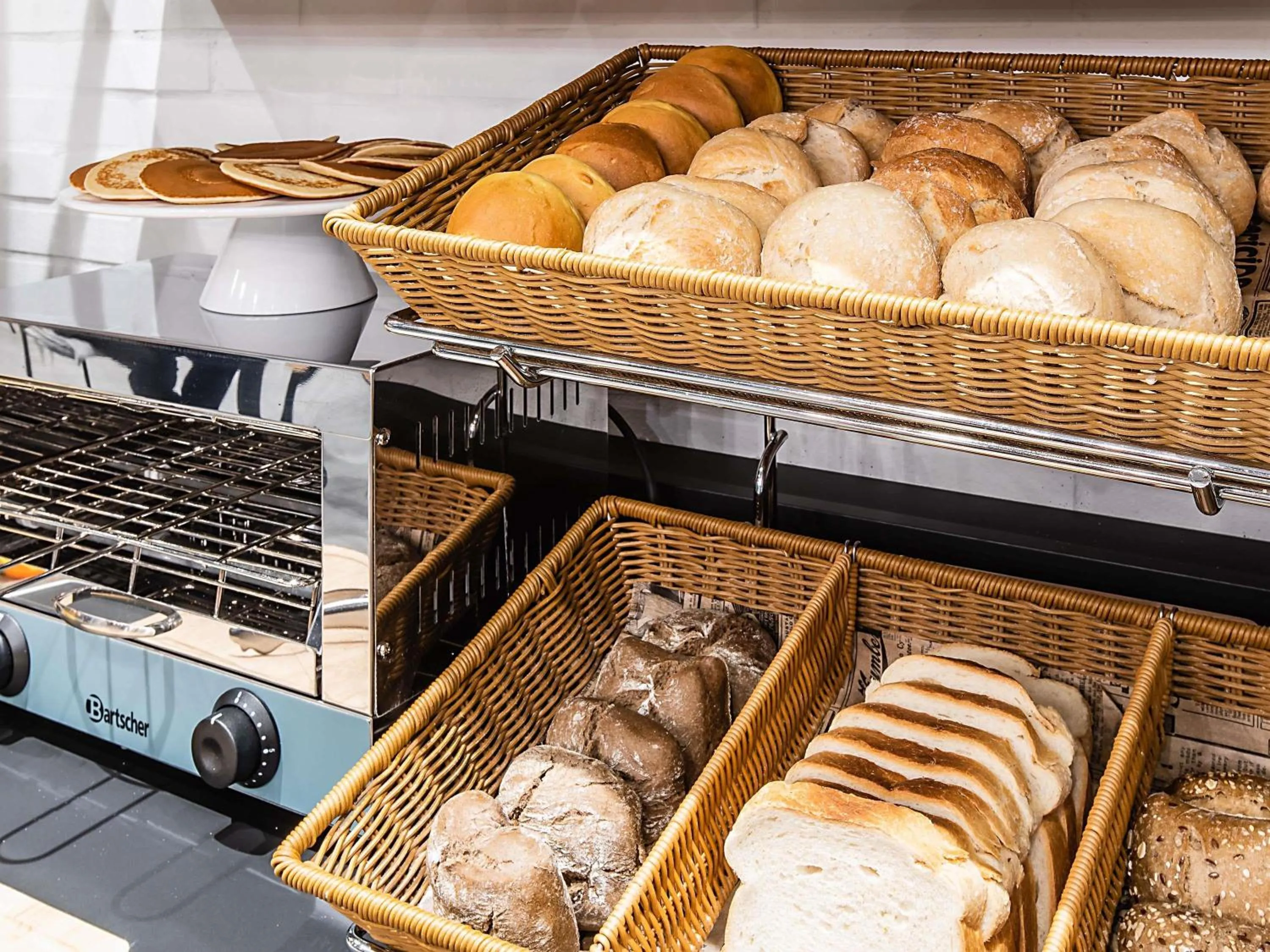 Breakfast in Hotel ibis Bragança