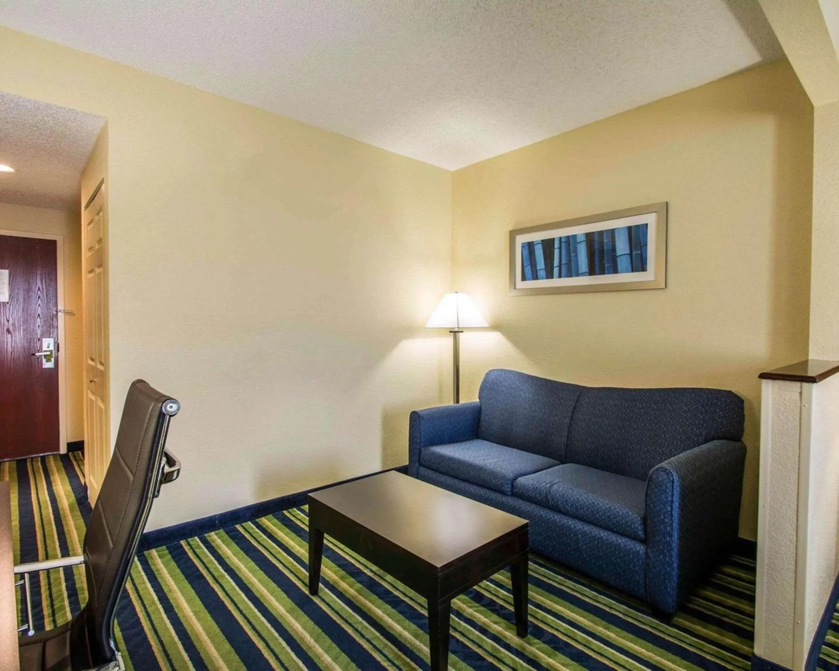 King Suite - Accessible/Non-Smoking in Comfort Inn & Suites Lantana - West Palm Beach South King Suite - Accessible/Non-Smoking in Comfort Inn & Suites Lantana - West Palm Beach South