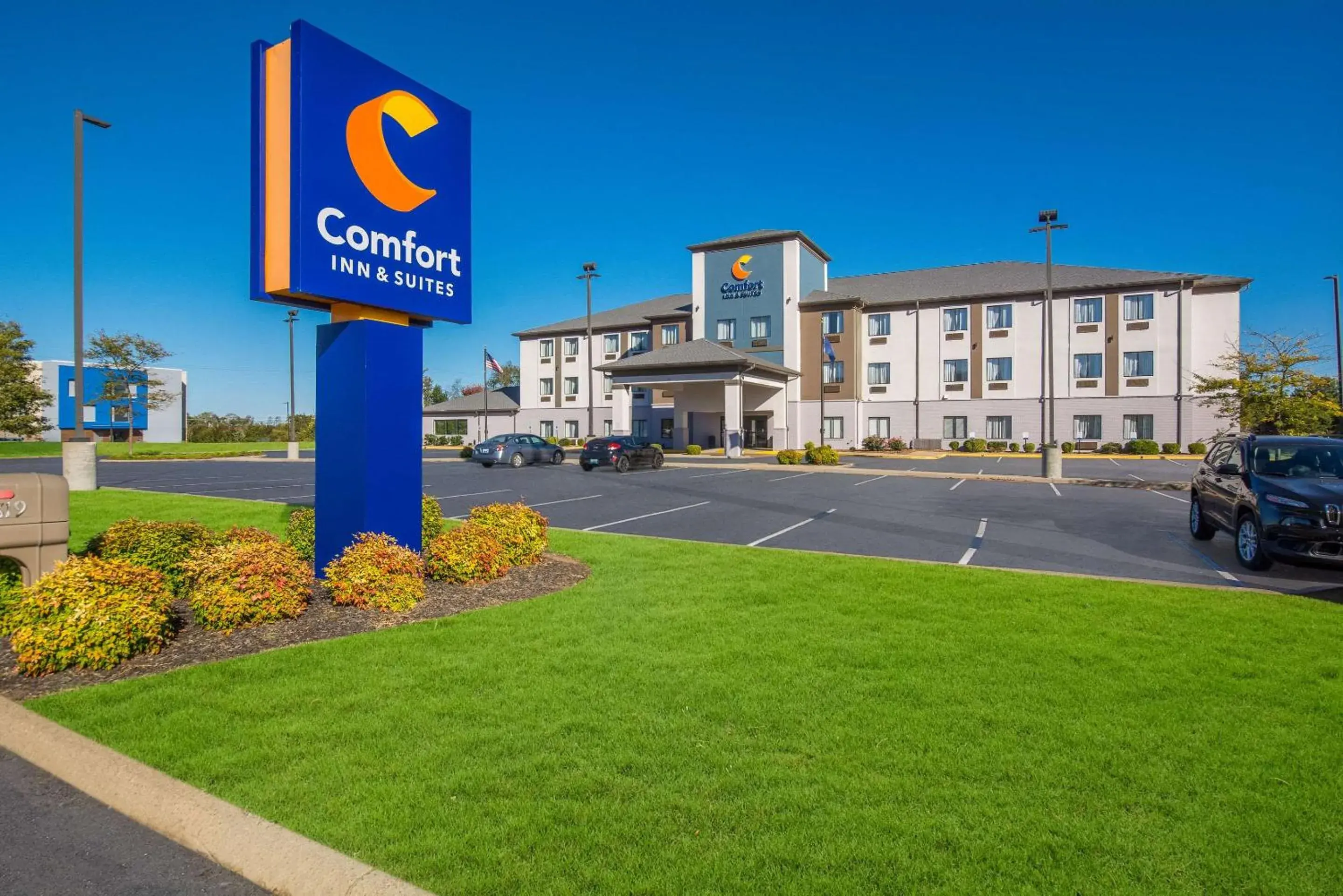 Property building in Comfort Inn & Suites Cave City Property building in Comfort Inn & Suites Cave City