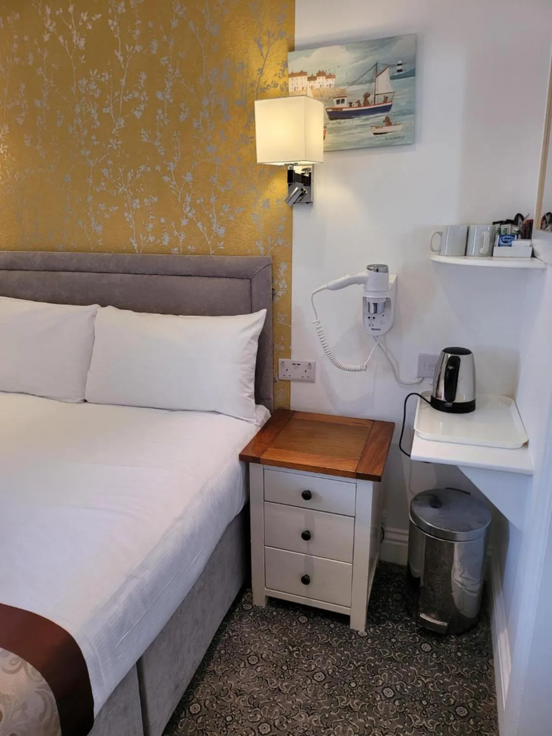 Coffee/tea facilities, Bed in Atlantic Seafront