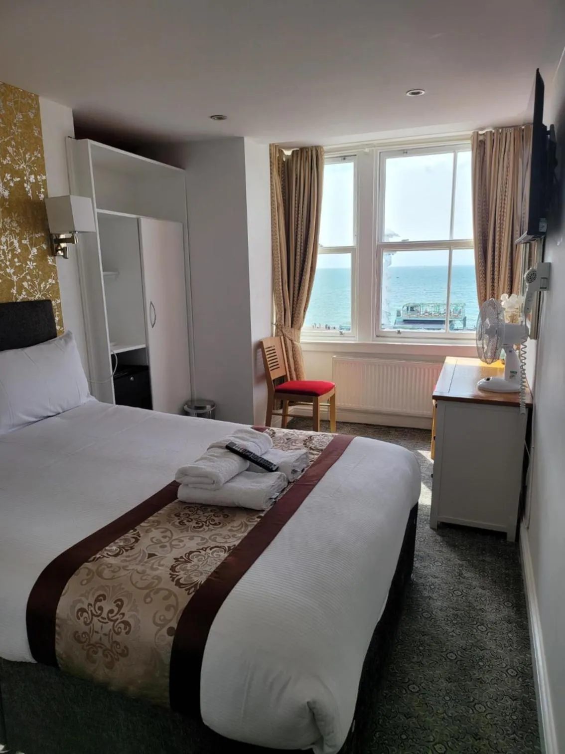 Bedroom, Bed in Atlantic Seafront