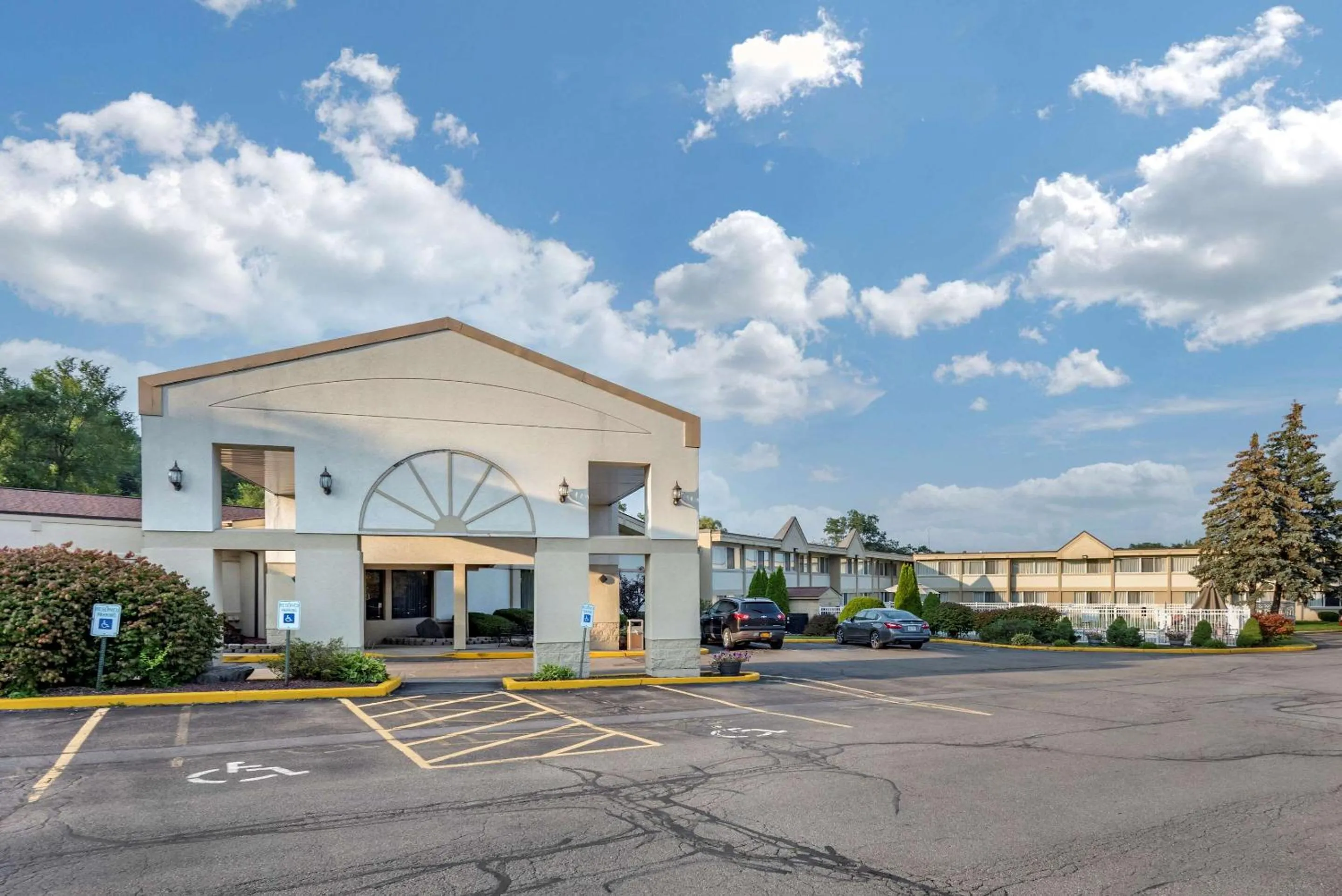 Property building in Quality Inn & Suites Vestal Binghamton near University