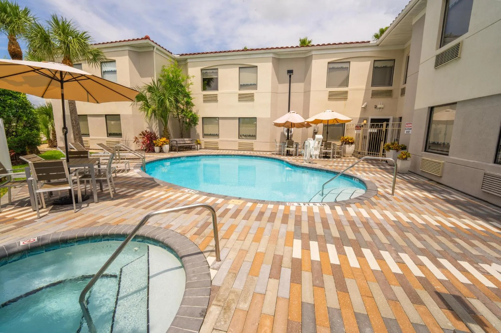 Swimming pool in Holiday Inn Express St Augustine Dtwn - Historic by IHG