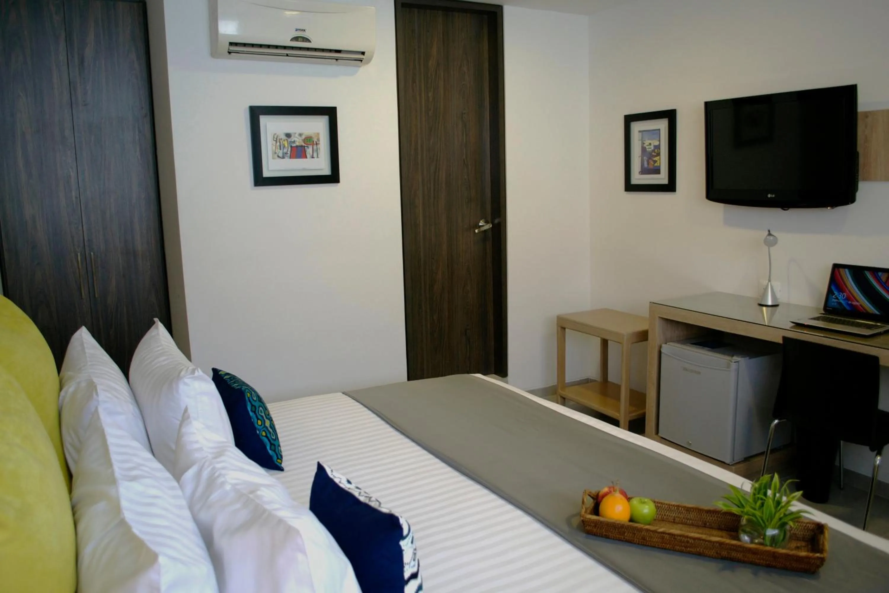 TV and multimedia, Bed in Hotel CasaBlanca Cucuta
