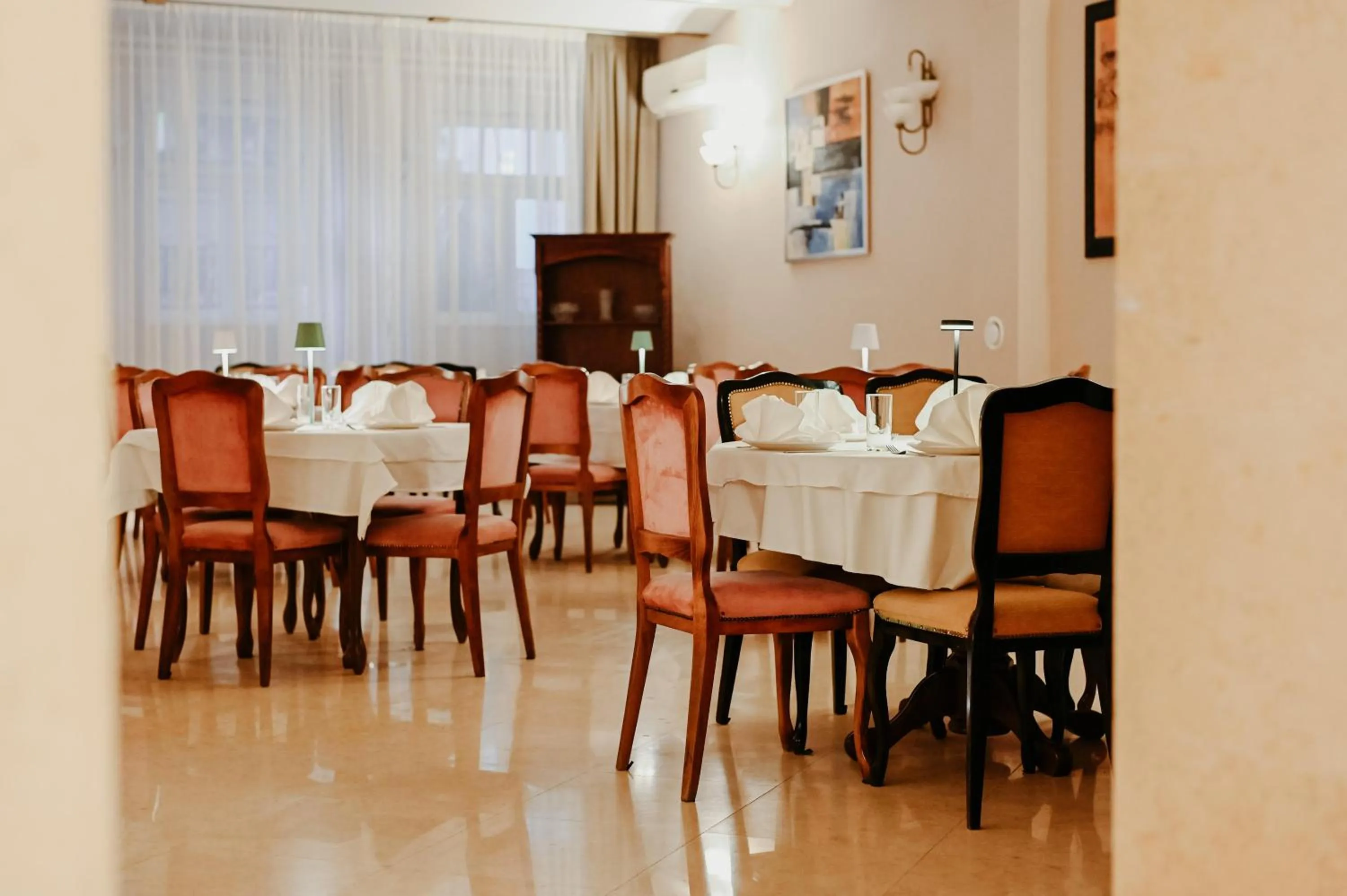 Restaurant/places to eat in Hotel Jardin