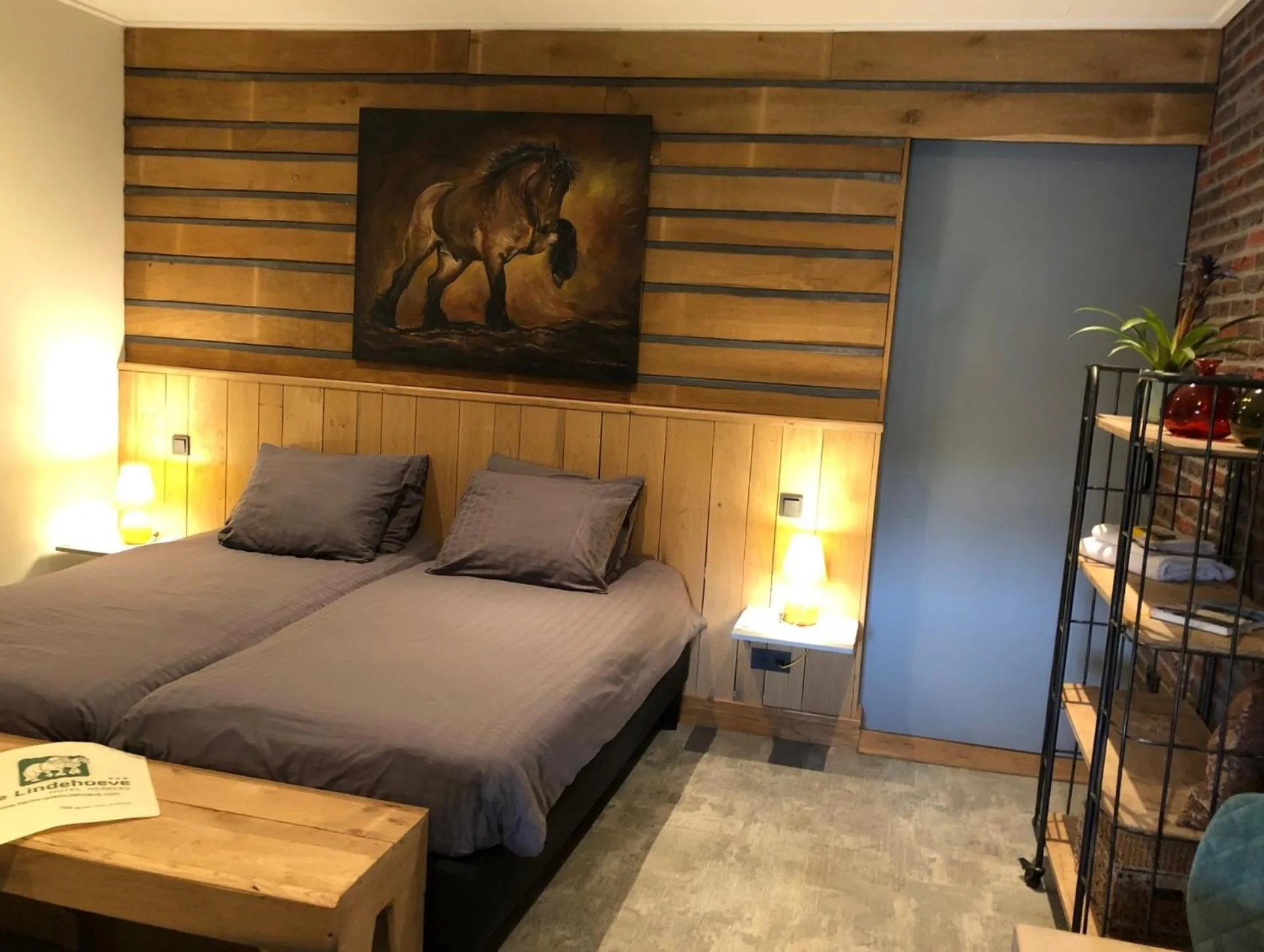 Photo of the whole room, Bed in Hotel Herberg de Lindehoeve