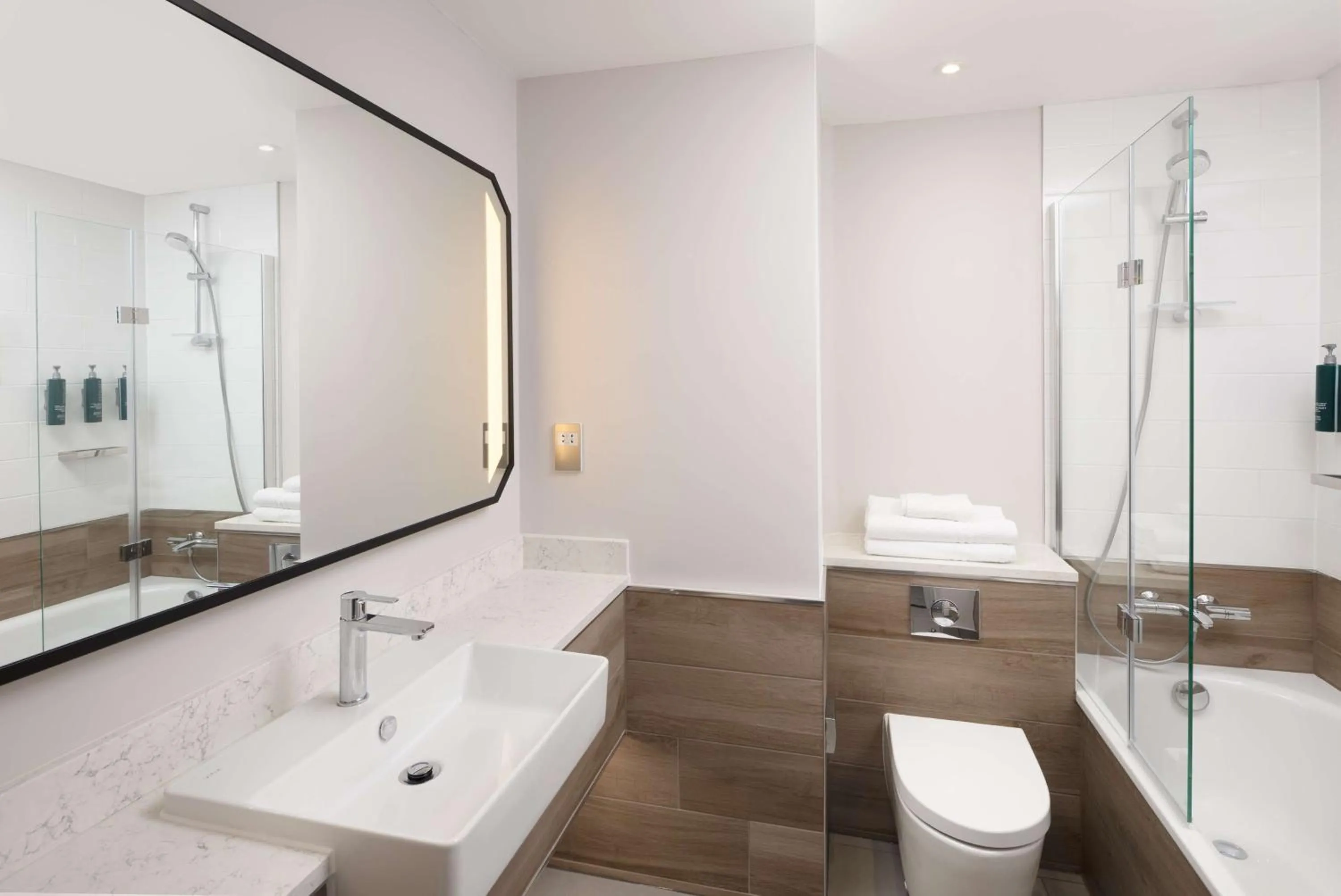 Bathroom in Hilton Northampton Hotel