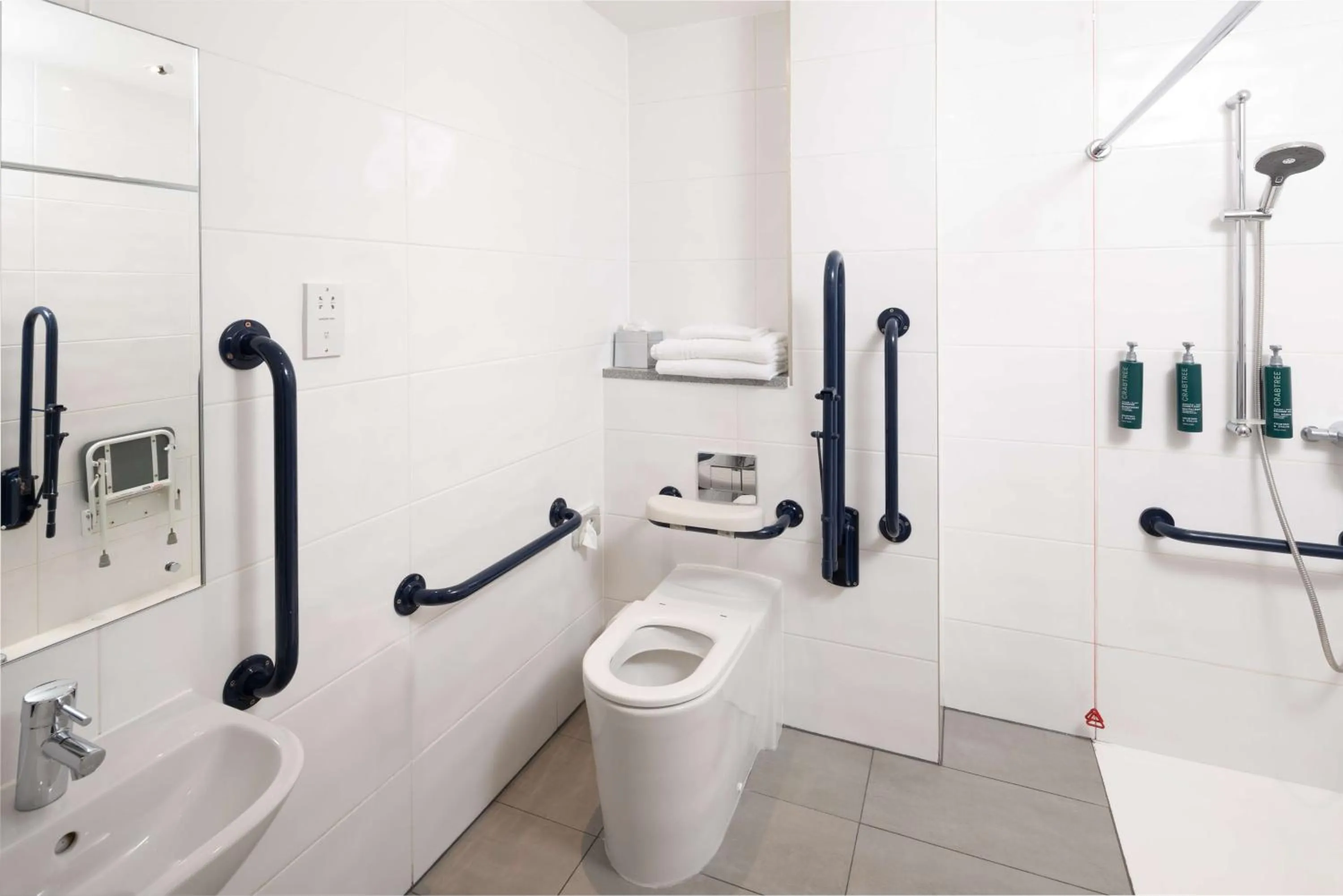 Bathroom in Hilton Northampton Hotel