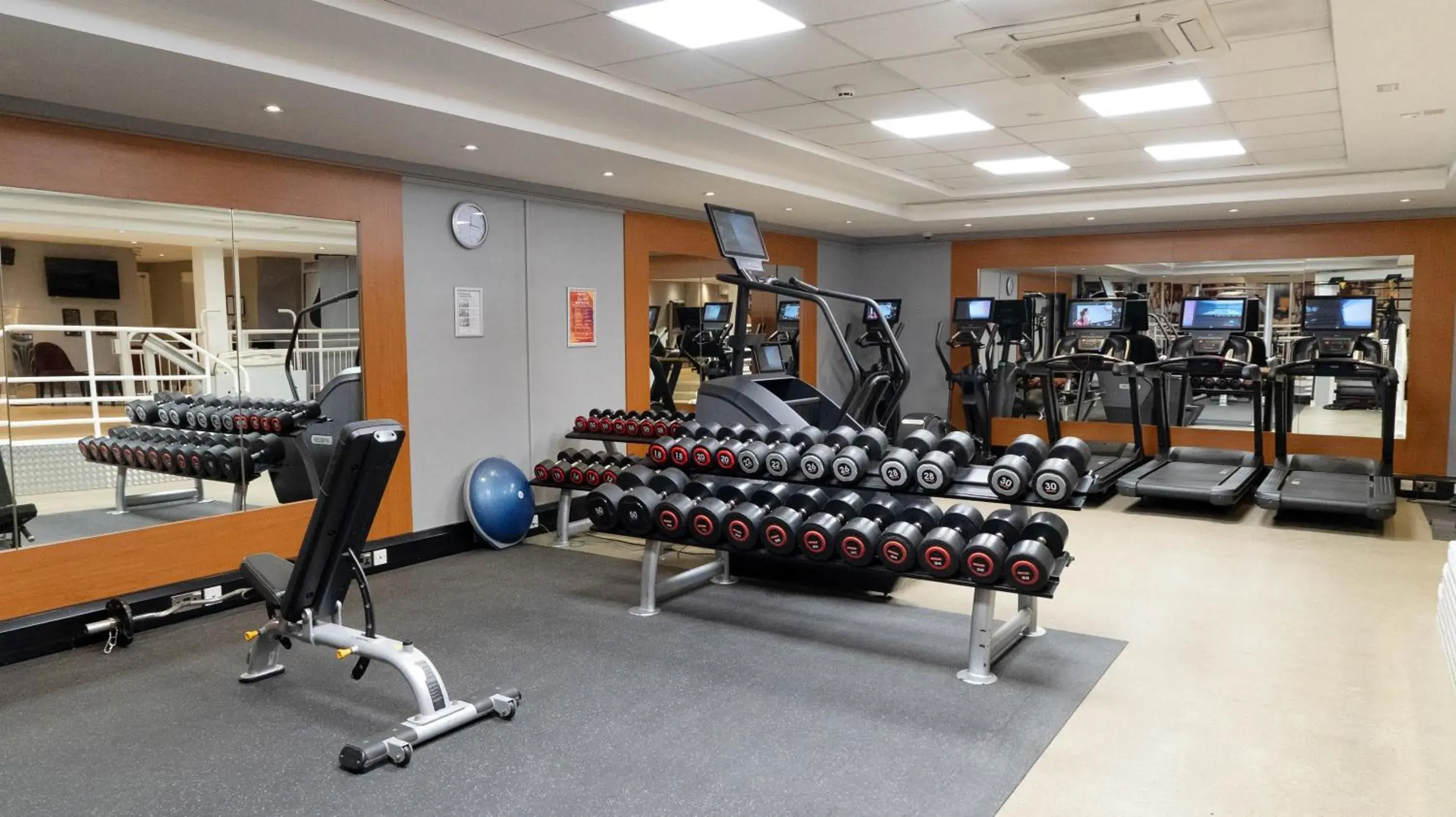 Fitness centre/facilities in Hilton Northampton Hotel Fitness centre/facilities in Hilton Northampton Hotel