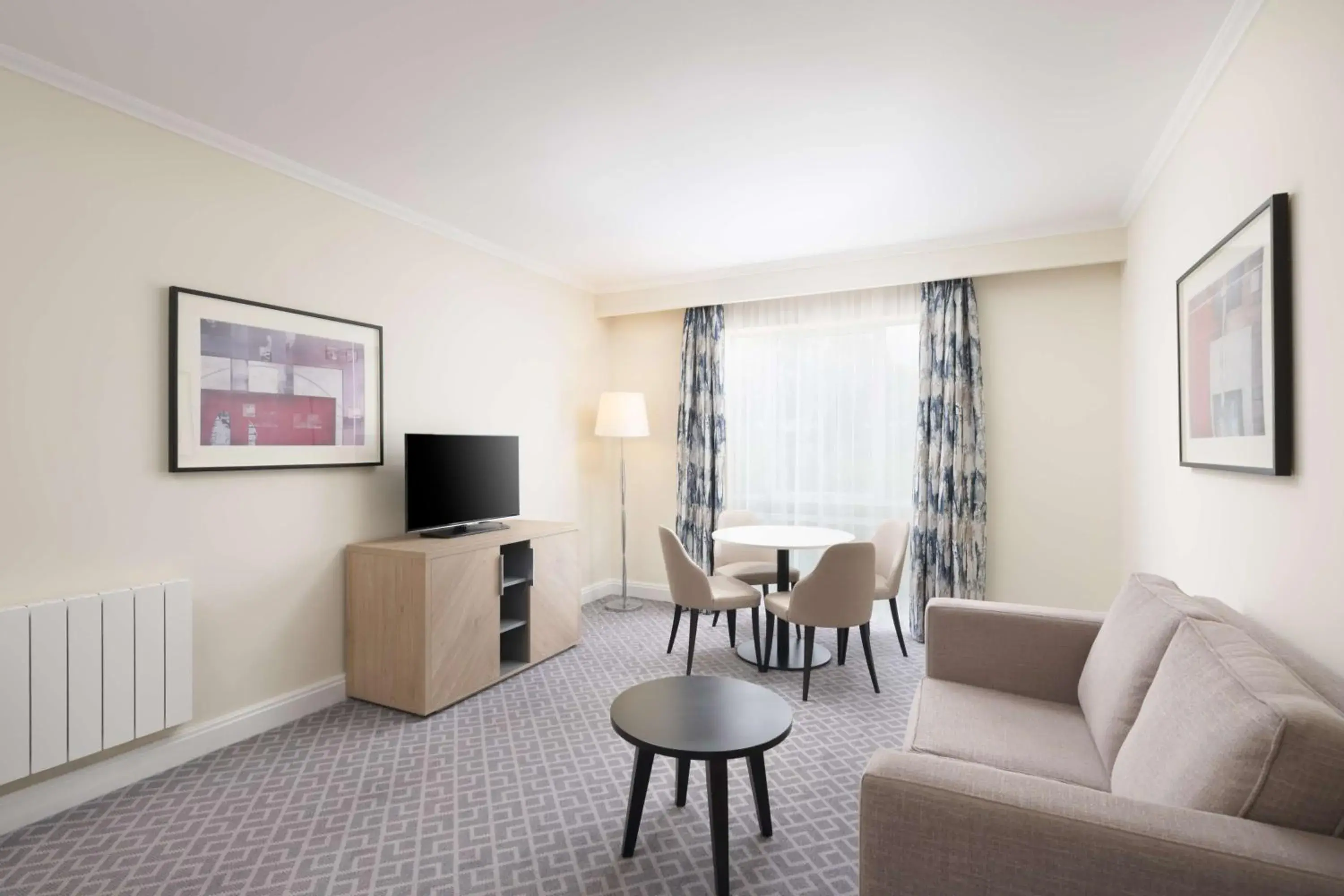 King Suite in Hilton Northampton Hotel King Suite in Hilton Northampton Hotel