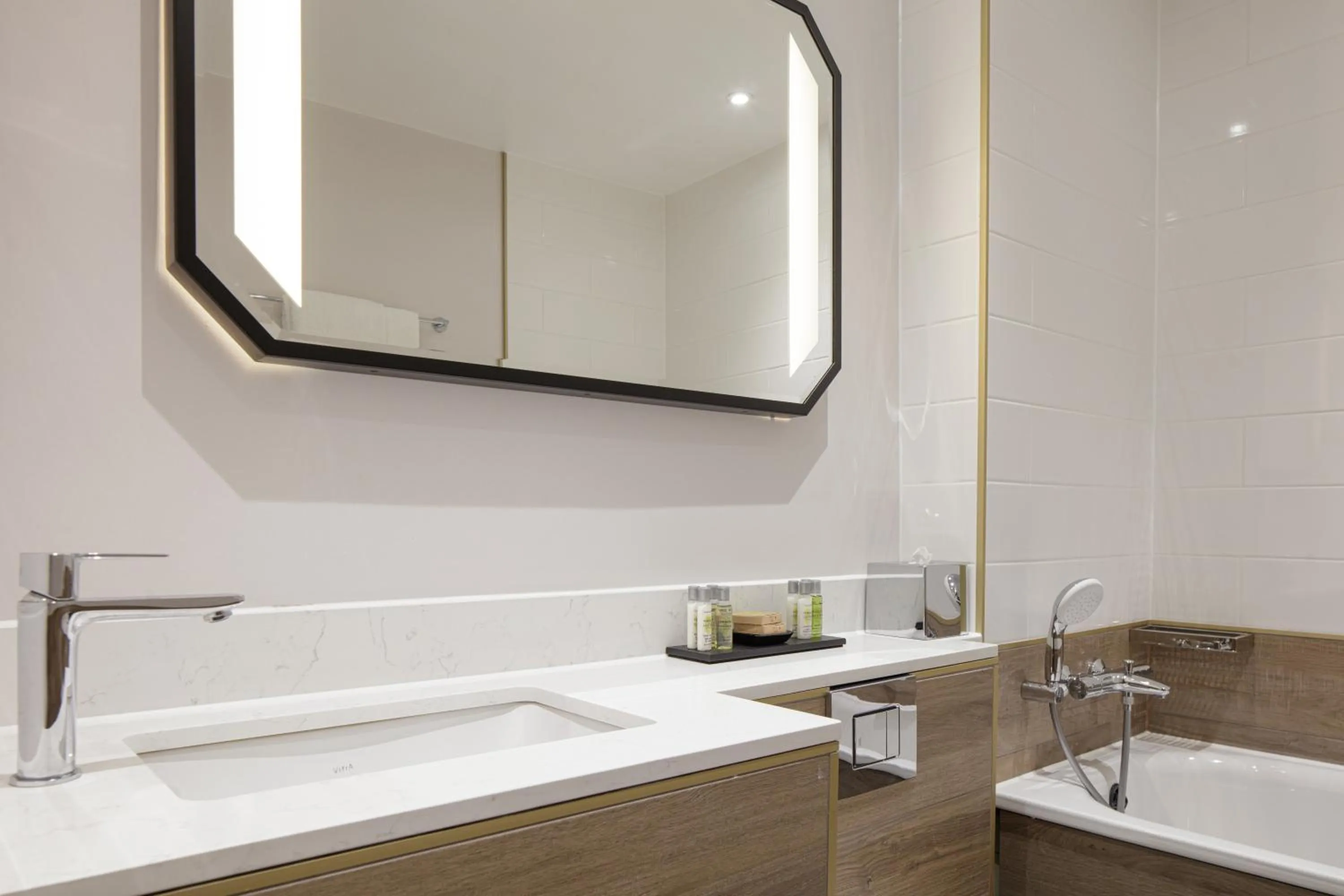 Bathroom in Hilton Northampton Hotel