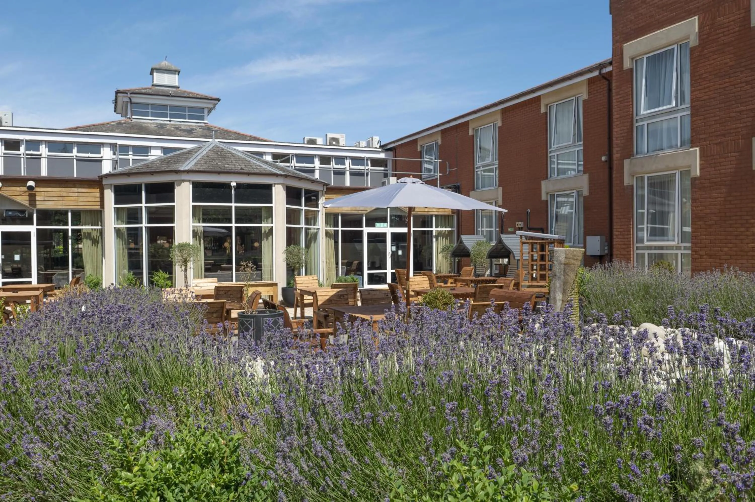 Patio in Hilton Northampton Hotel