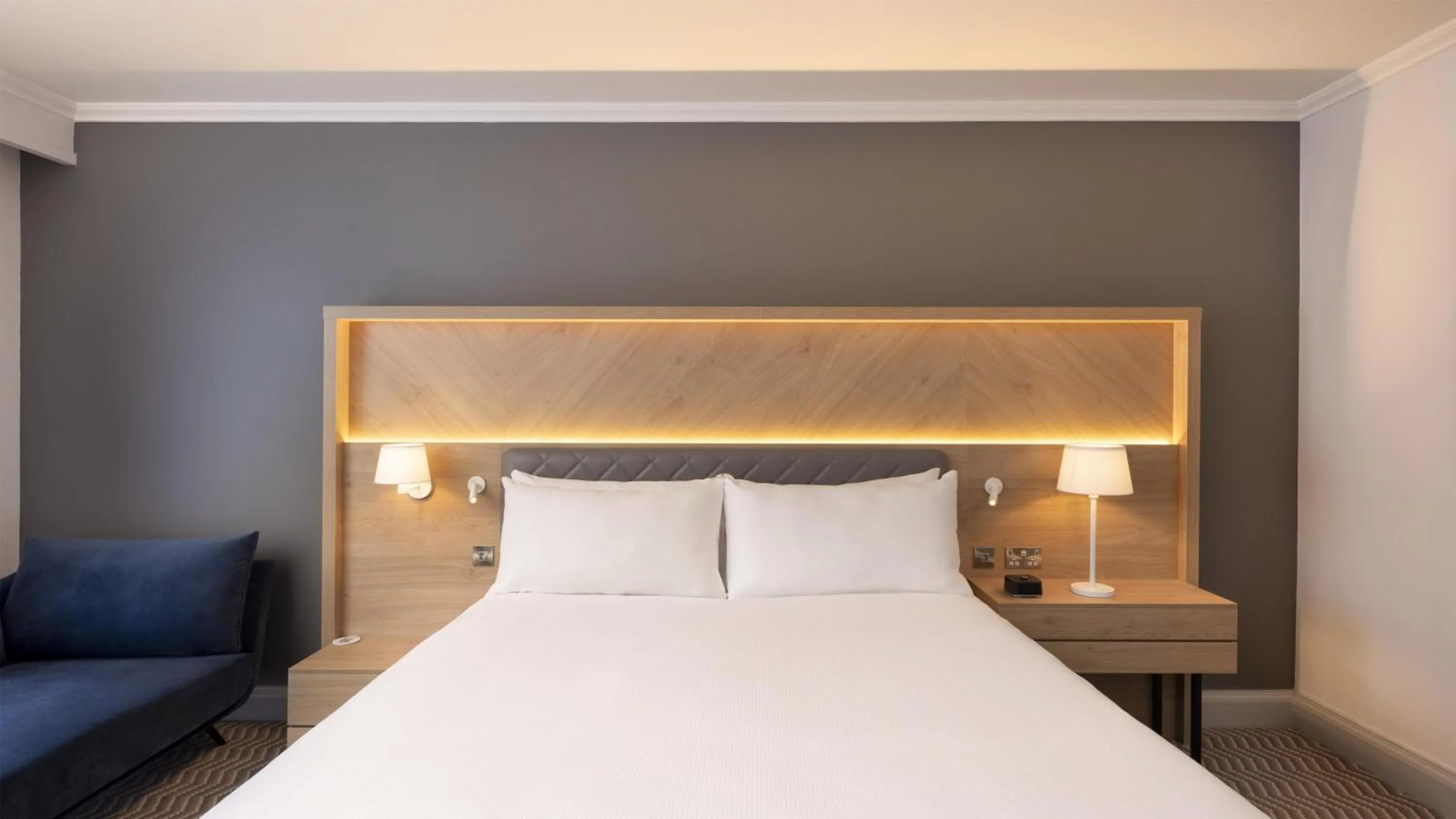 Bed in Hilton Northampton Hotel