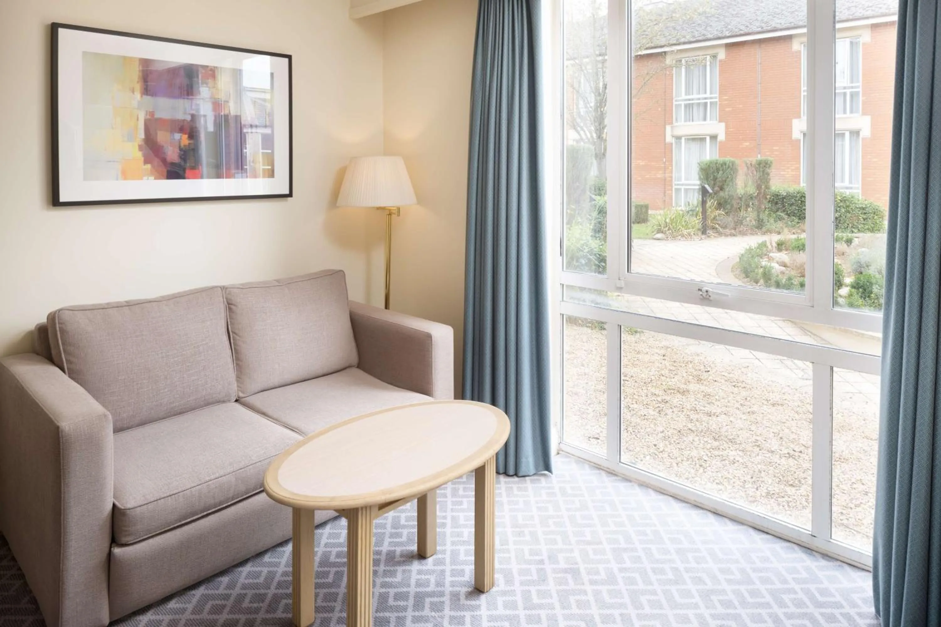 Living room in Hilton Northampton Hotel