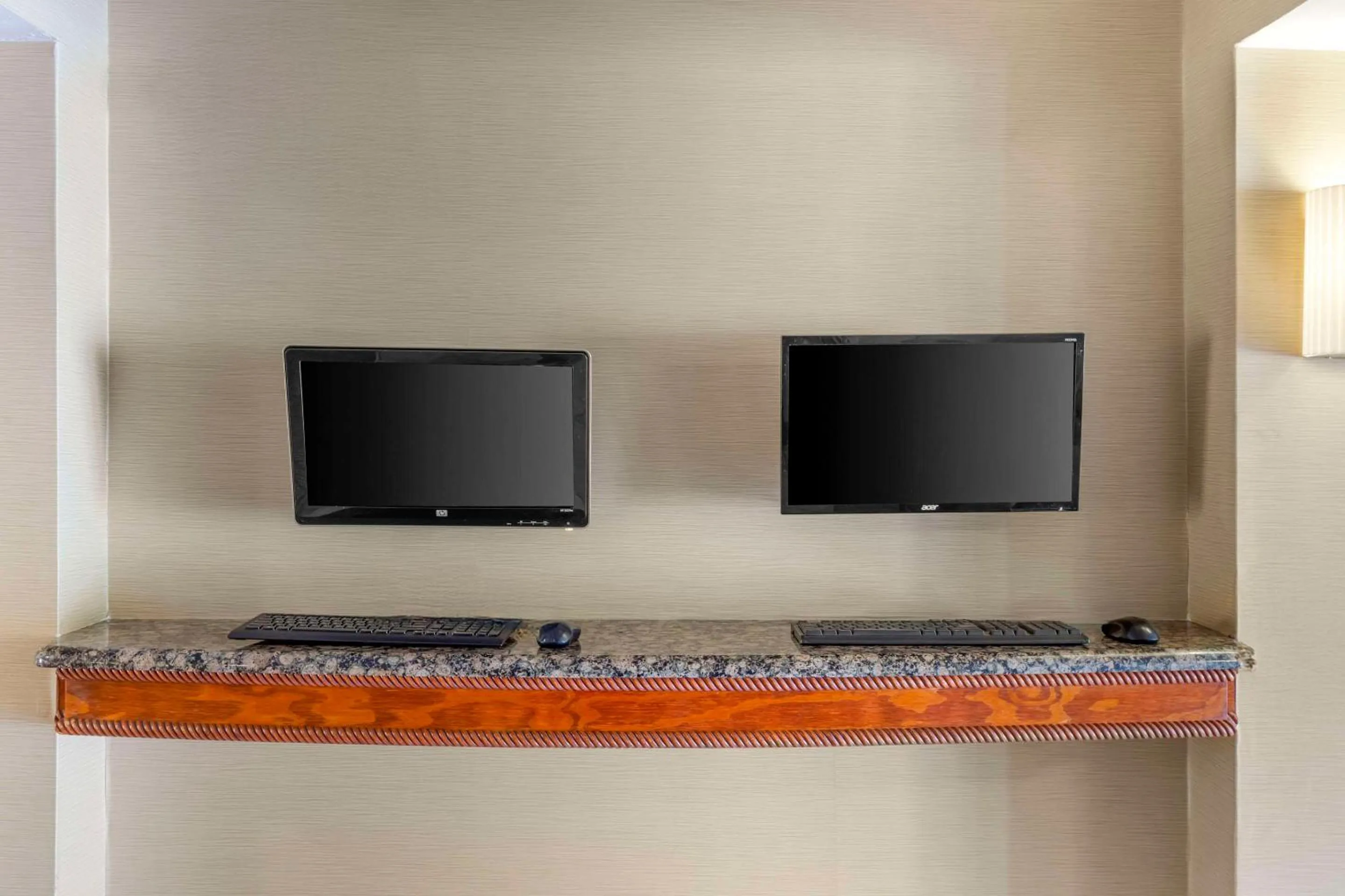 Business facilities in Quality Inn Raleigh Downtown