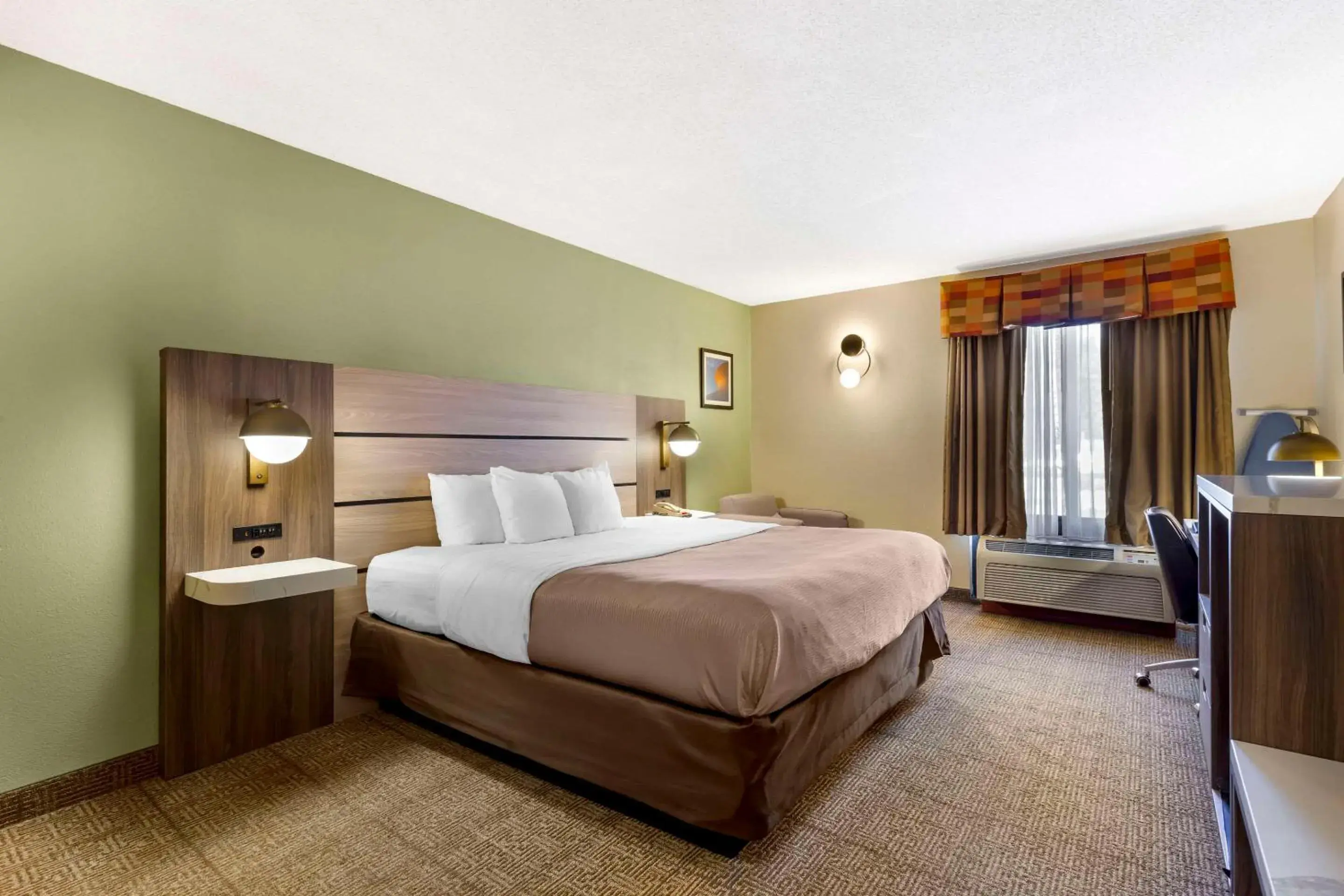 Bedroom, Bed in Quality Inn Raleigh Downtown Bedroom, Bed in Quality Inn Raleigh Downtown