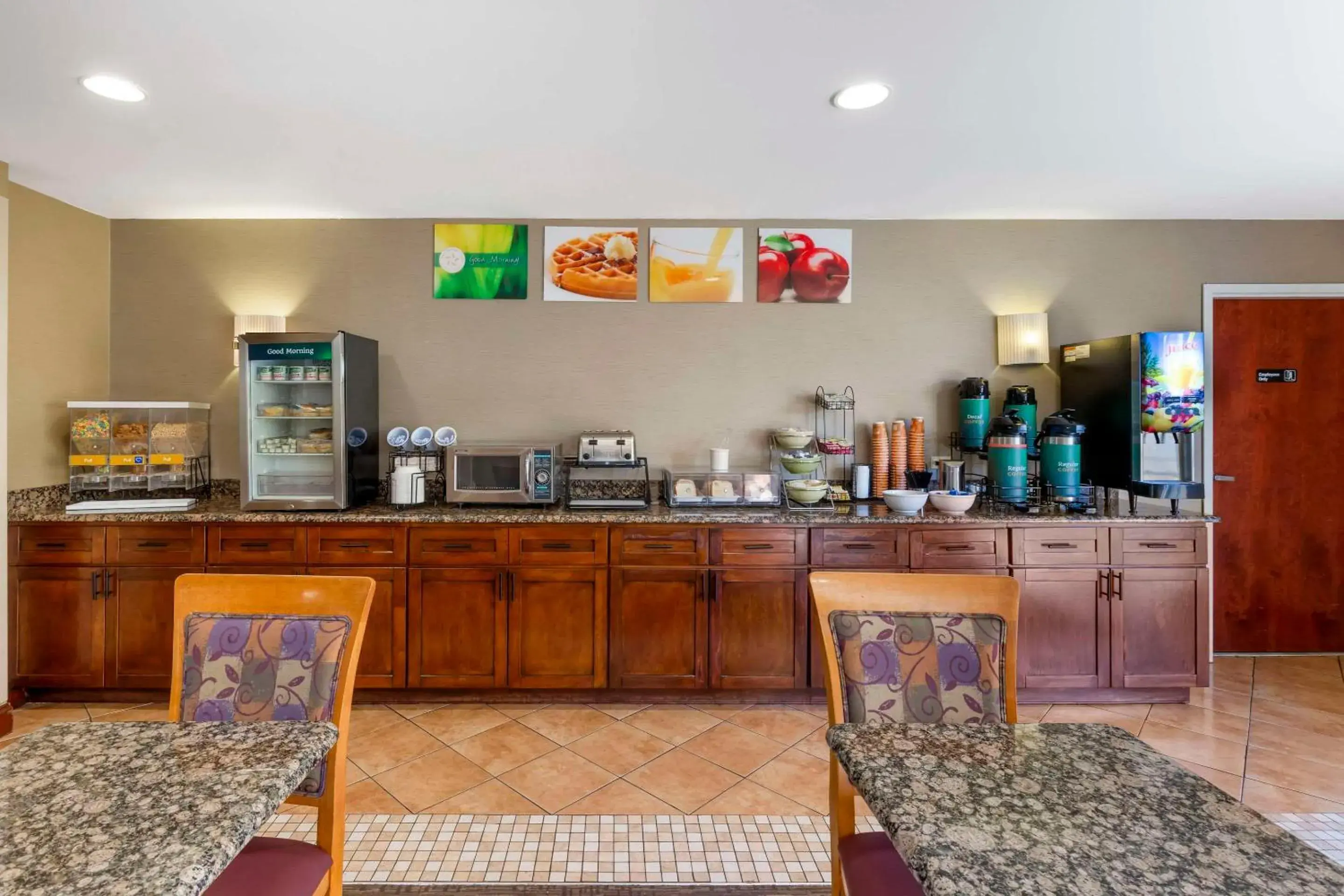 Breakfast in Quality Inn Raleigh Downtown Breakfast in Quality Inn Raleigh Downtown