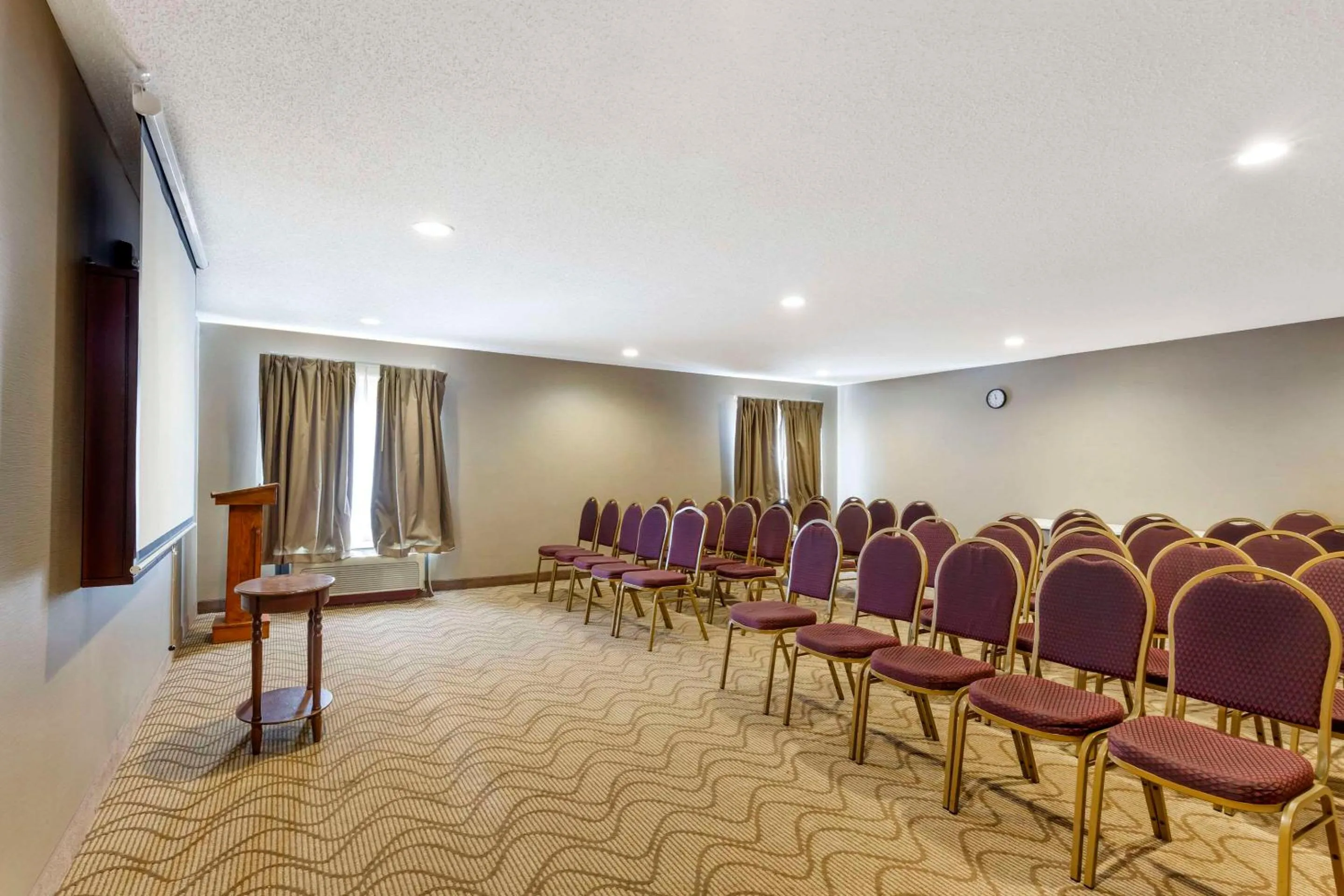 Meeting/conference room in Quality Inn Raleigh Downtown