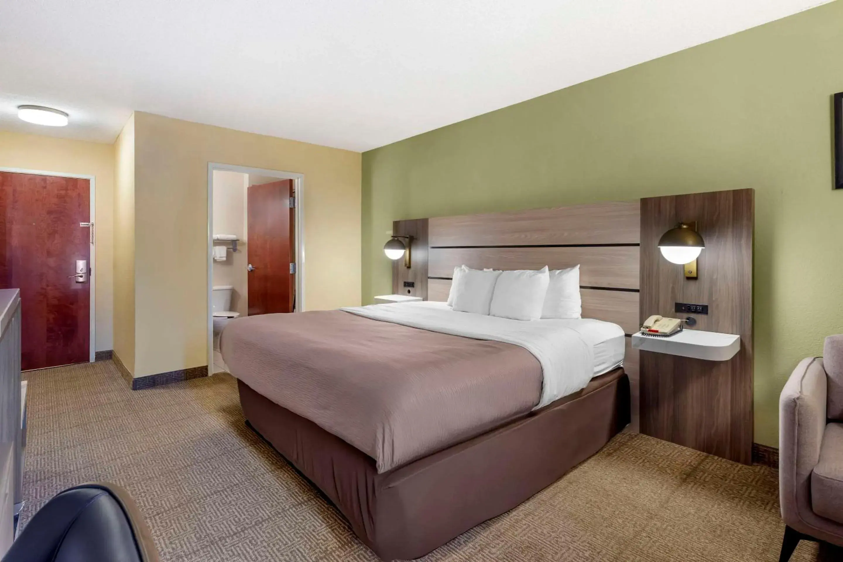 Bedroom, Bed in Quality Inn Raleigh Downtown Bedroom, Bed in Quality Inn Raleigh Downtown