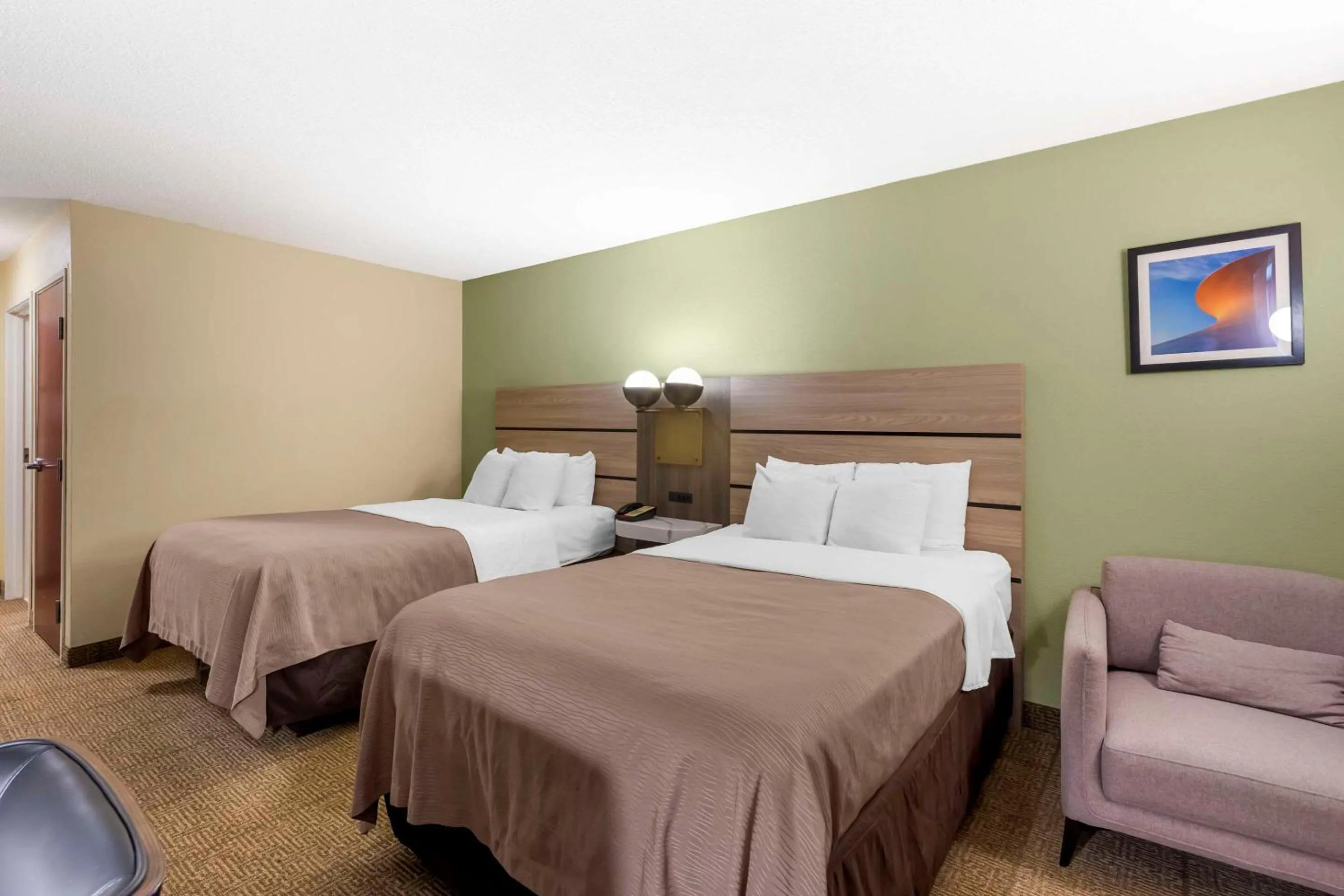 Bedroom, Bed in Quality Inn Raleigh Downtown