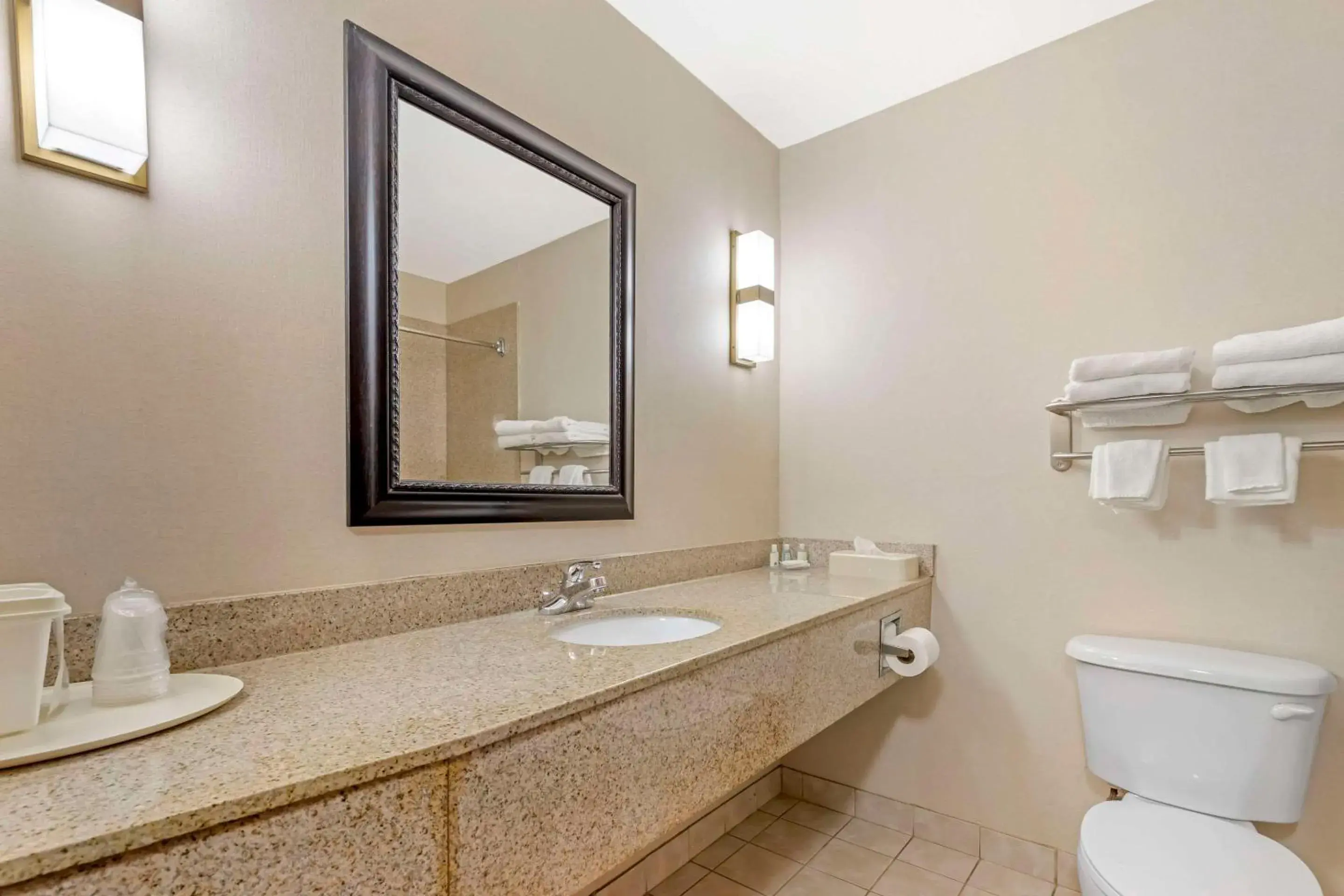 Bedroom in Quality Inn Raleigh Downtown Bedroom in Quality Inn Raleigh Downtown