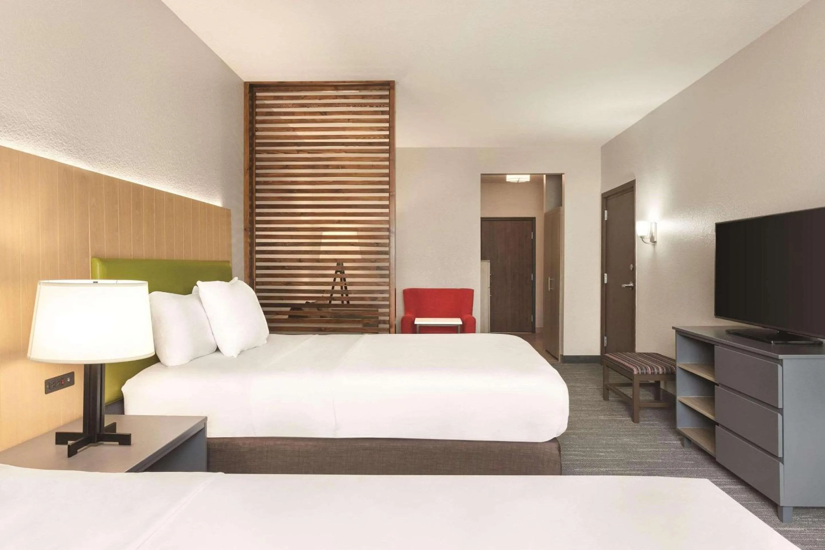 Bedroom, Bed in Country Inn & Suites by Radisson, Byram-Jackson South, MS