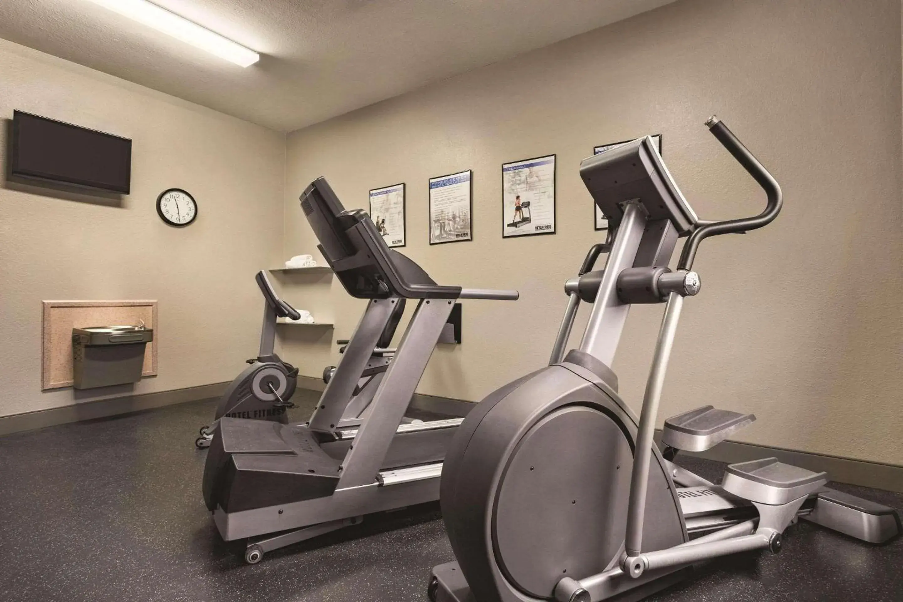 Fitness centre/facilities in Country Inn & Suites by Radisson, Byram-Jackson South, MS Fitness centre/facilities in Country Inn & Suites by Radisson, Byram-Jackson South, MS