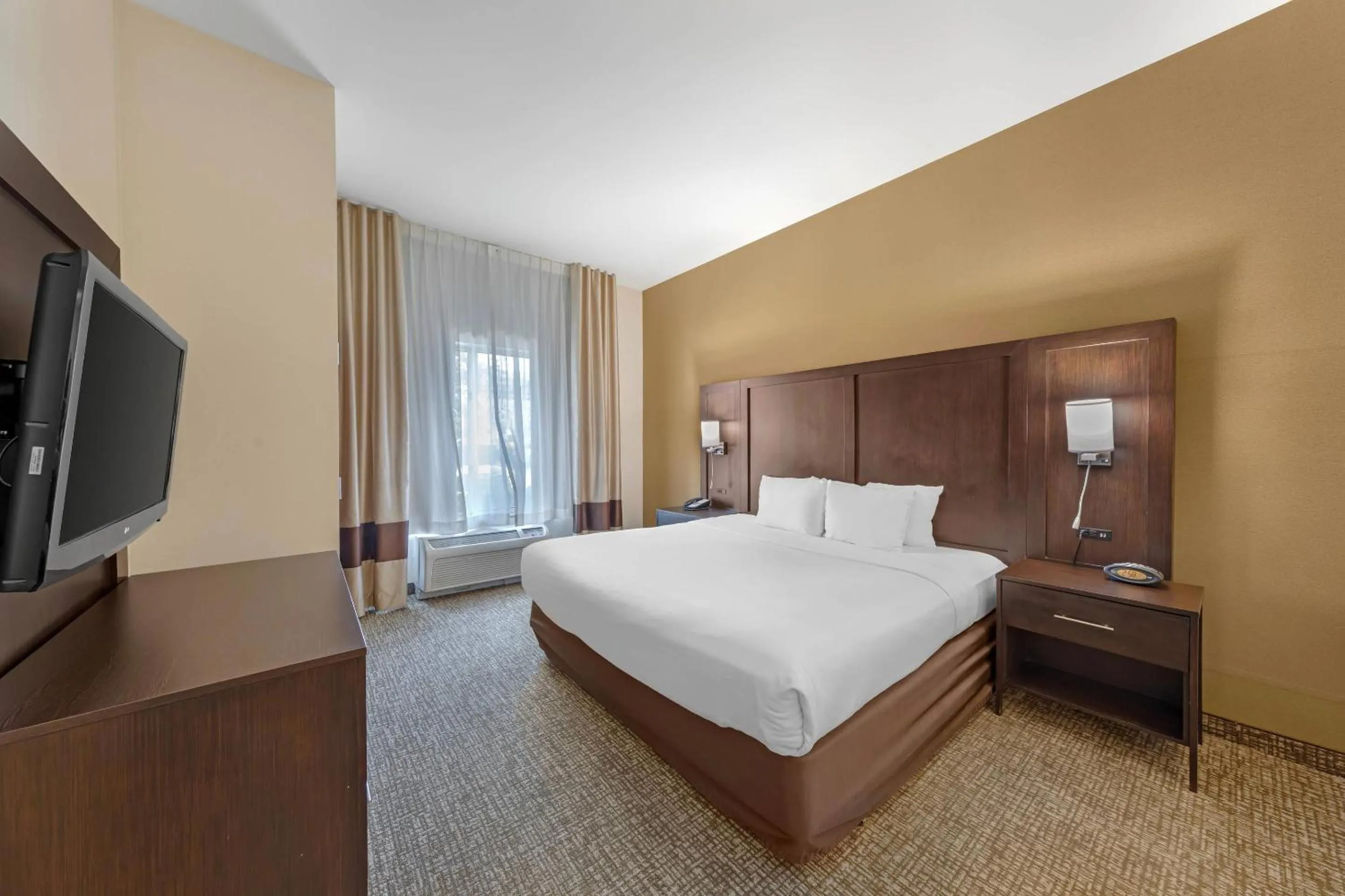 Bedroom, Bed in Comfort Suites Ontario Airport Convention Center