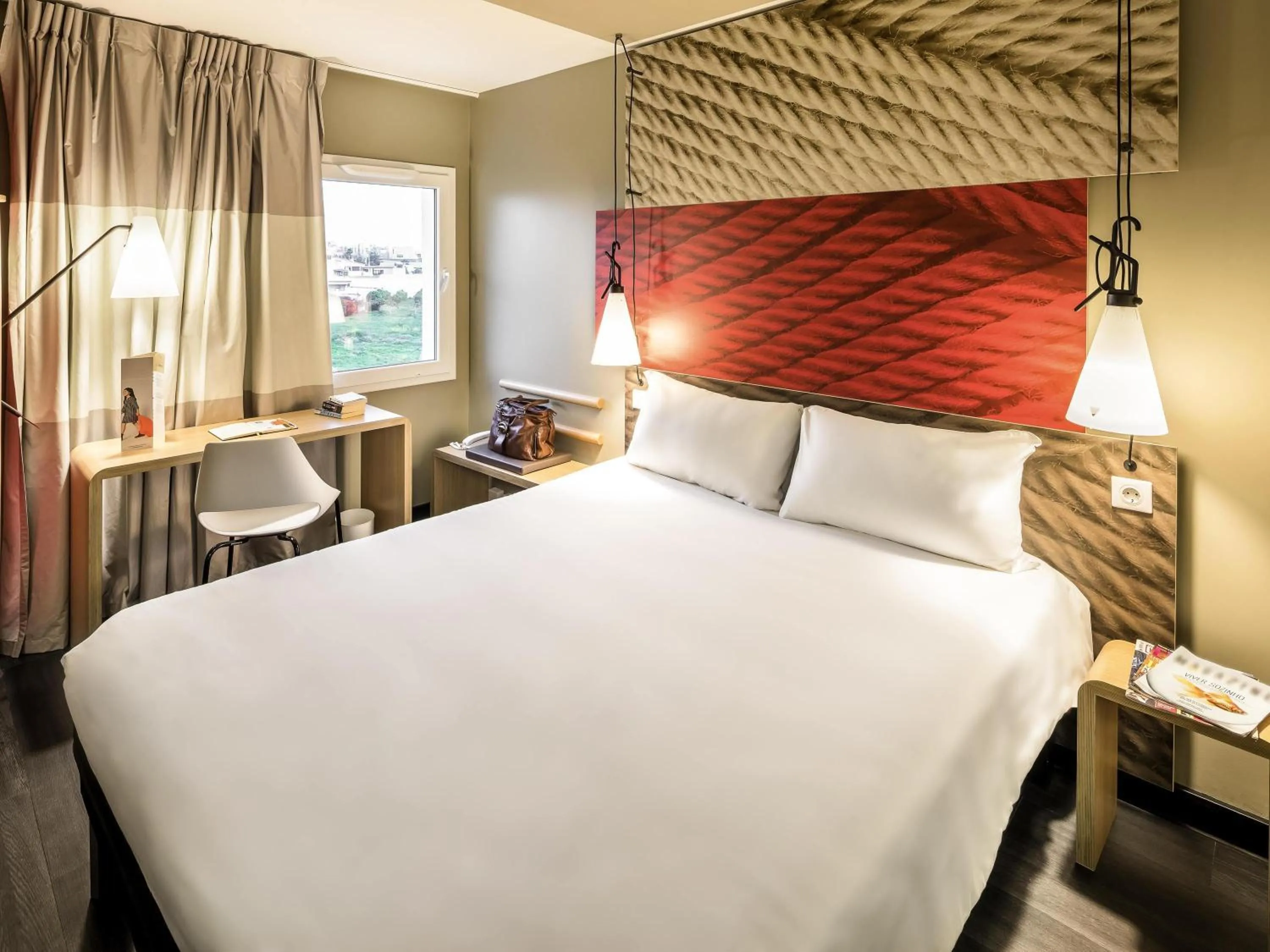 Bedroom, Bed in Hotel ibis Faro Algarve