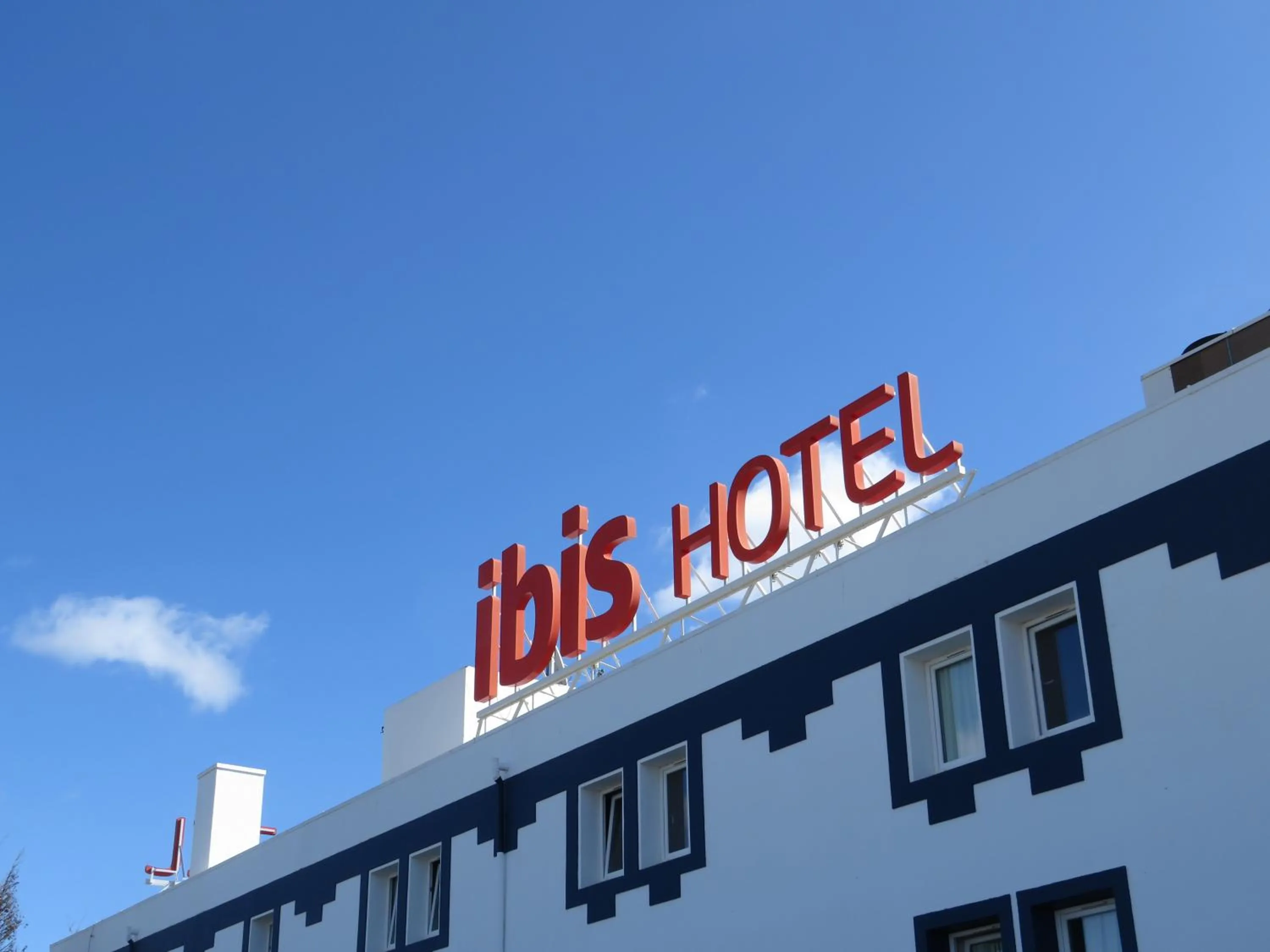 Property building in Hotel ibis Faro Algarve