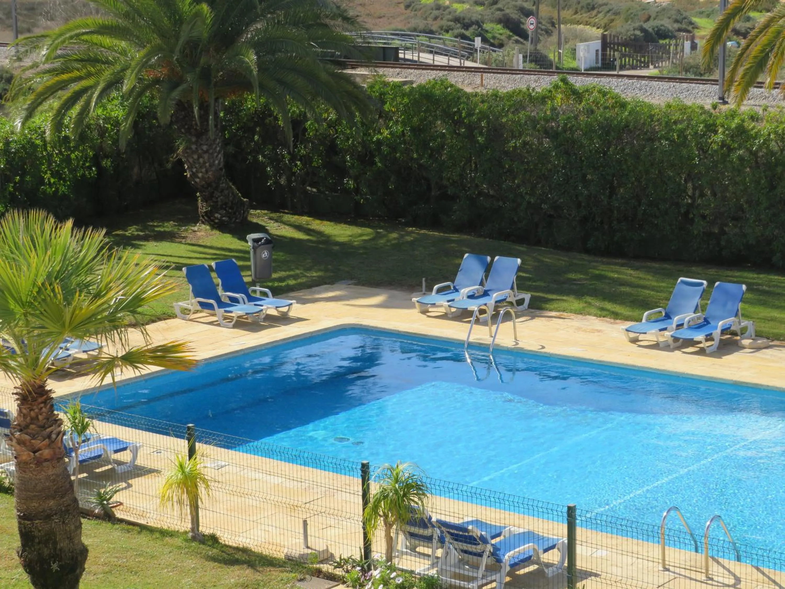 Swimming pool in Hotel ibis Faro Algarve